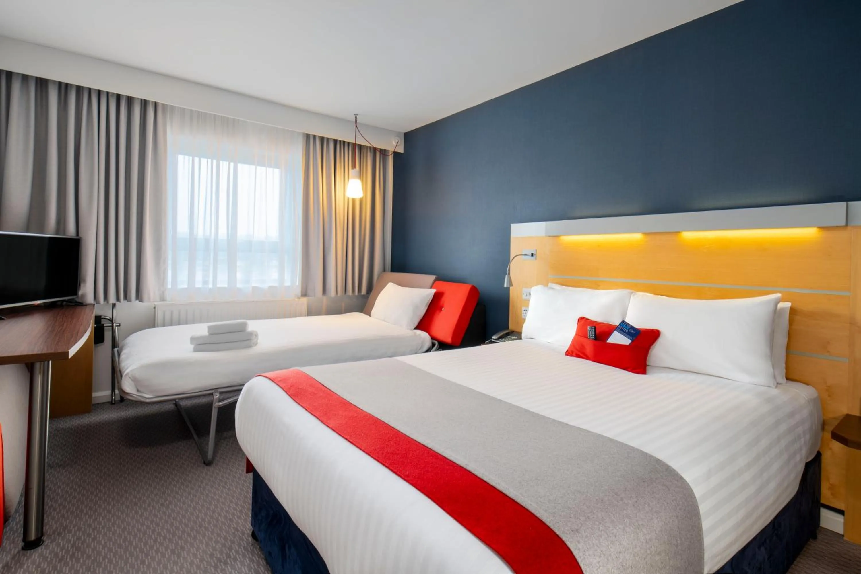 Standard Double Room with Sofa Bed and Free Hot Breakfast in Holiday Inn Express Antrim by IHG