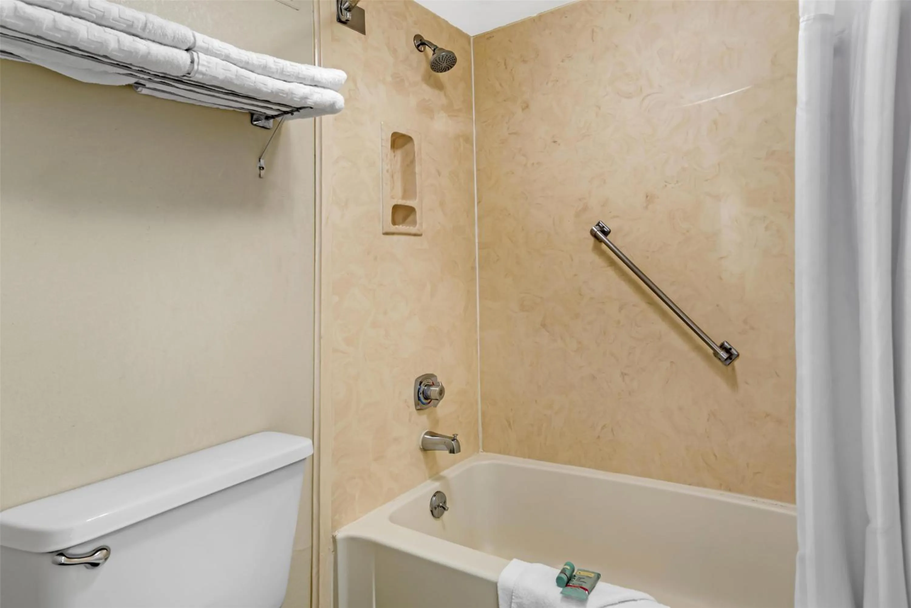 Queen Room with Two Queen Beds - Non-Smoking in Best Western Airport Inn