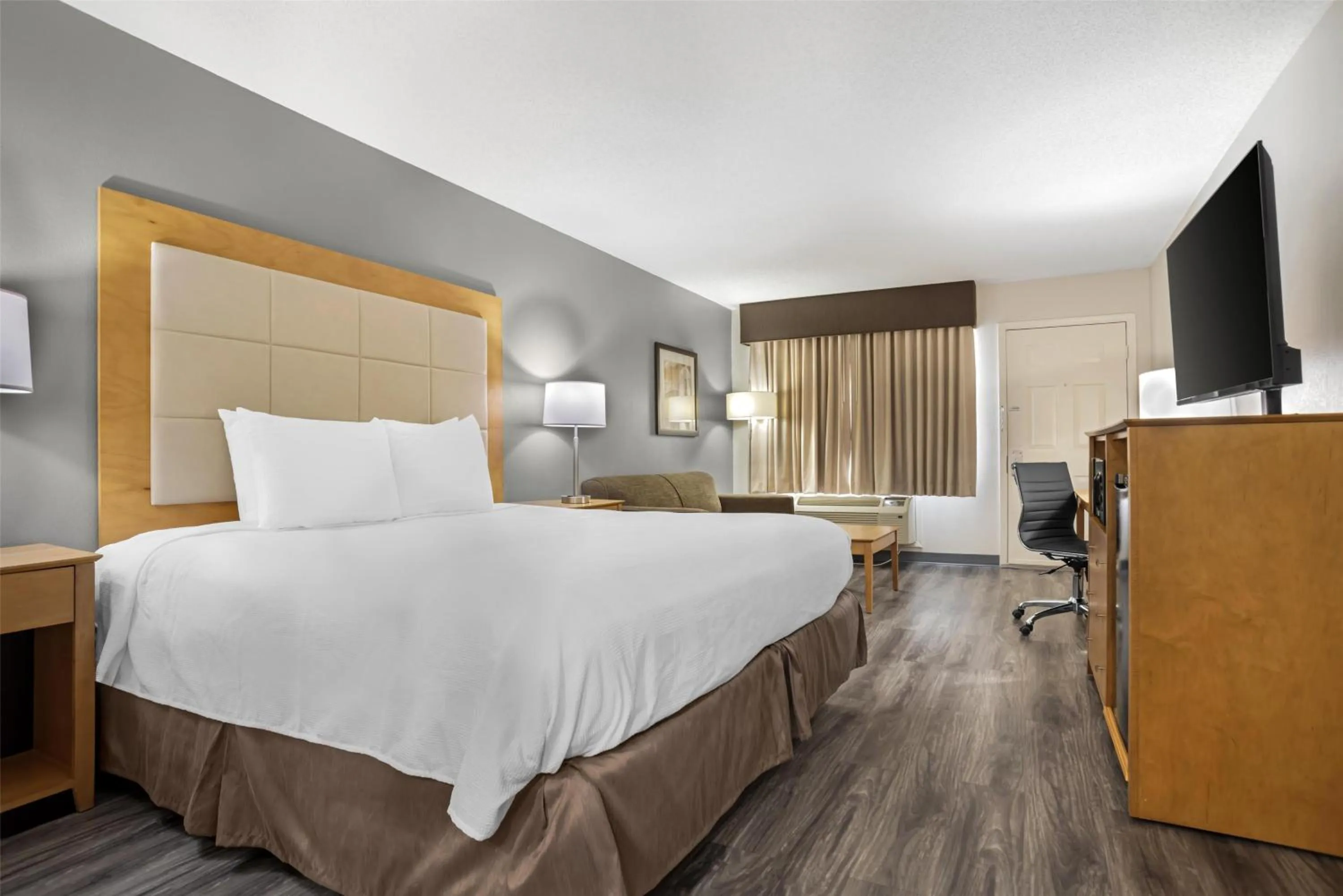 King Room with Sofa Bed - Non-Smoking in Best Western Airport Inn