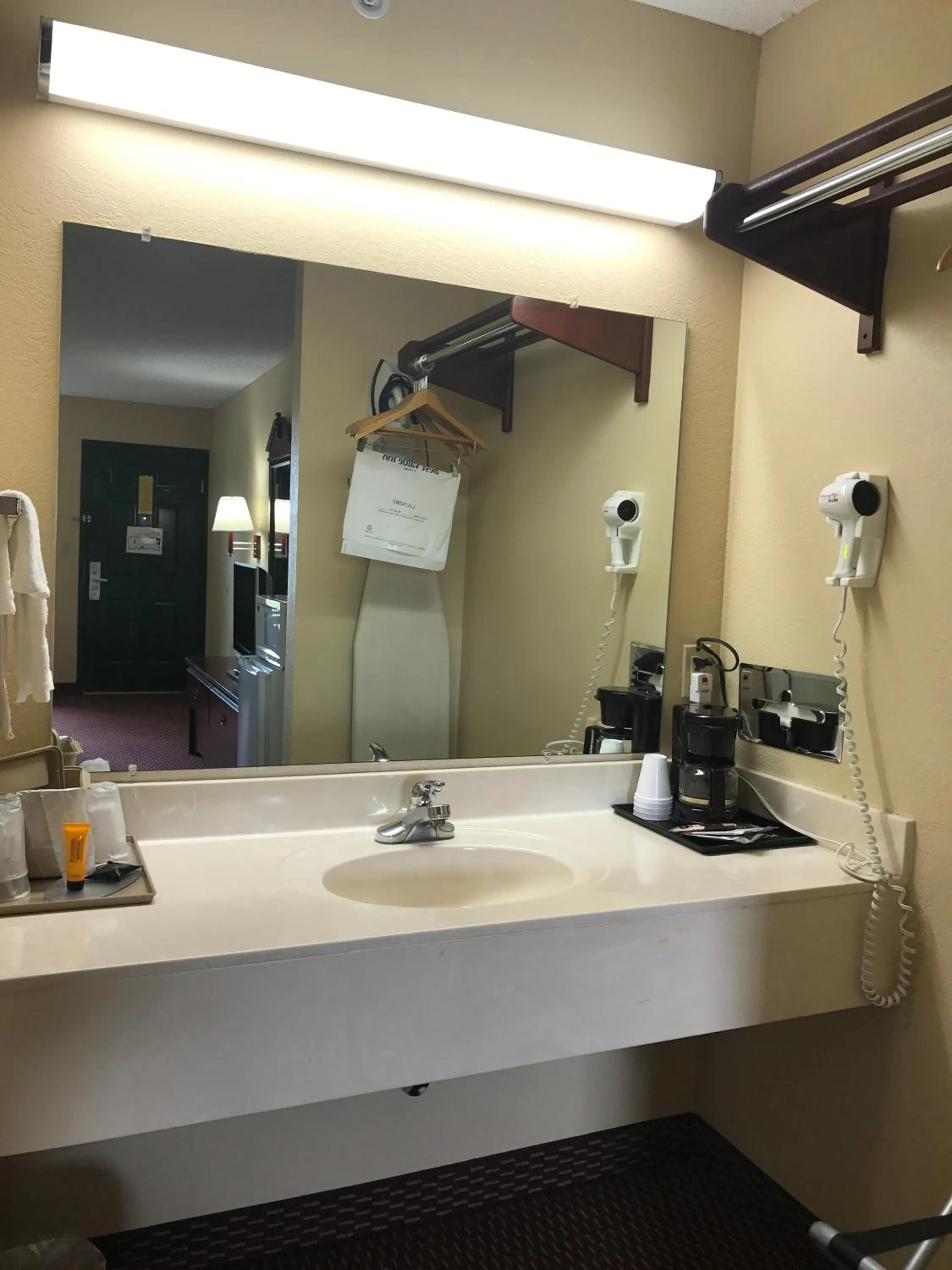 King Room in Americas Best Value Inn & Suites - Little Rock - Maumelle