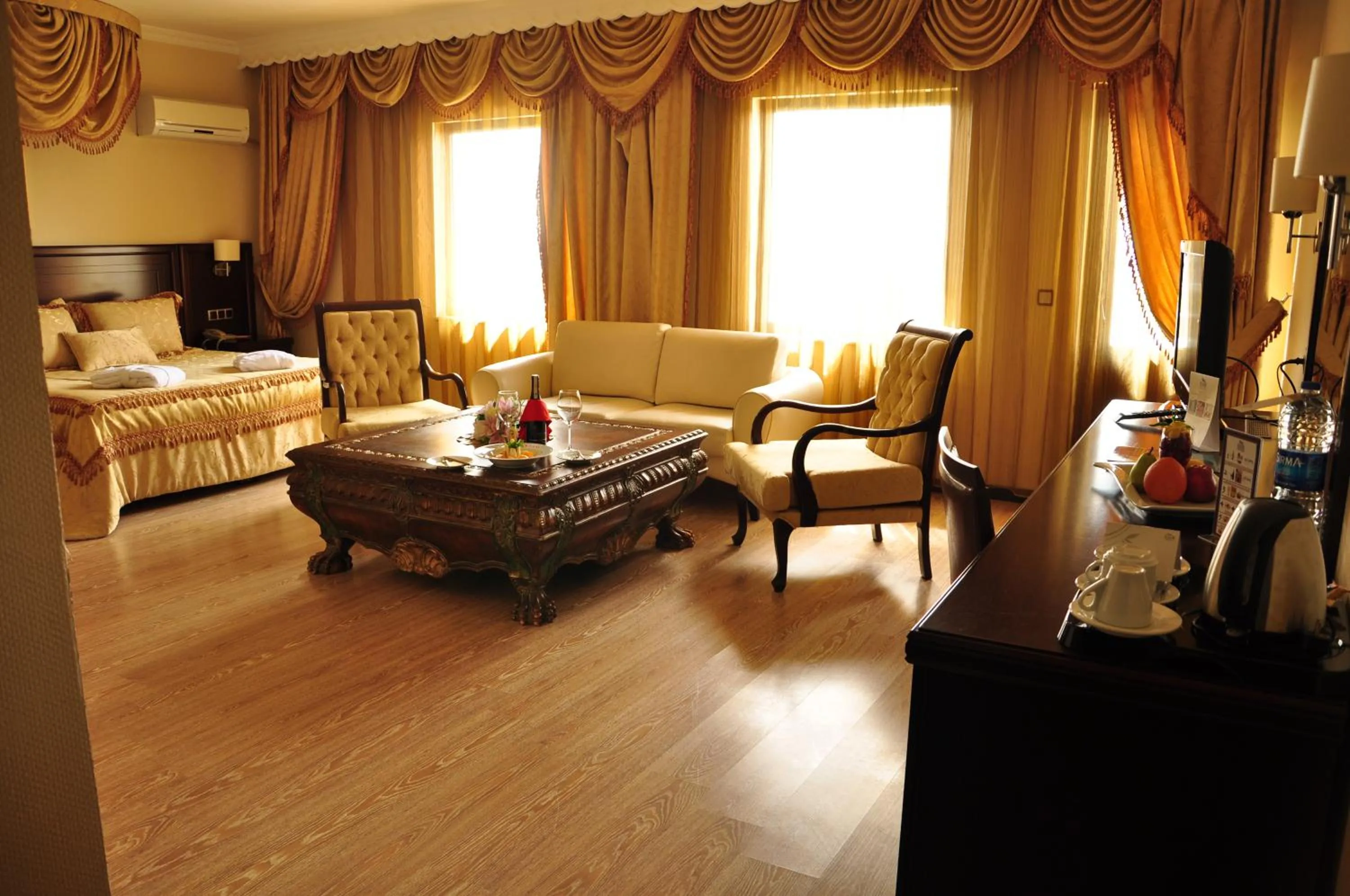 King Suite with Balcony in Eser Diamond Hotel Spa & Convention Center İstanbul