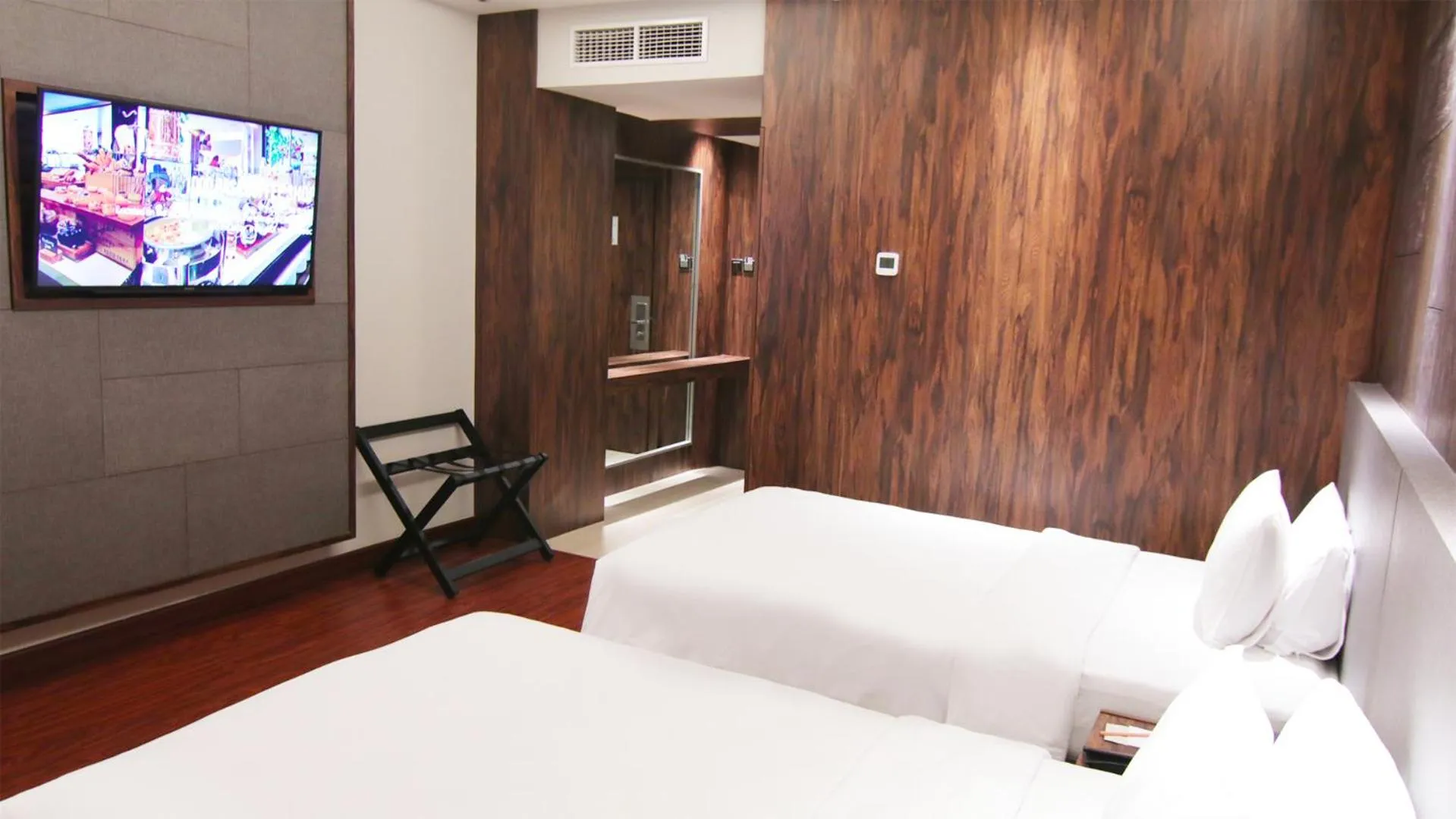 Superior Twin Room in The Arista Hotel Palembang