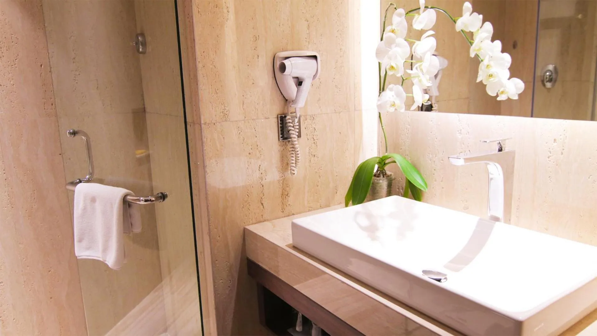 Superior Double Room (Smoking) in The Arista Hotel Palembang