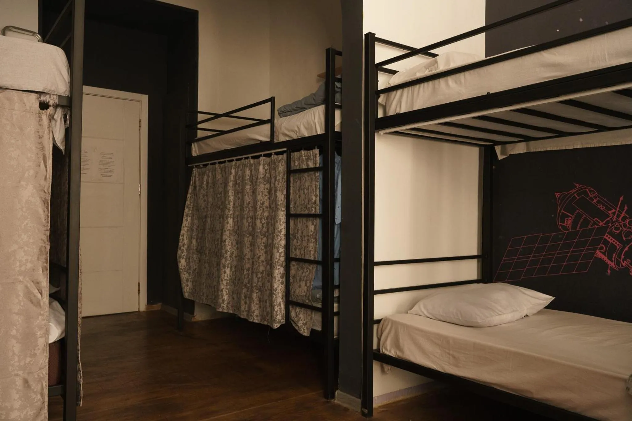 Bed in 8-Bed Dormitory Room in Moosica Hostel