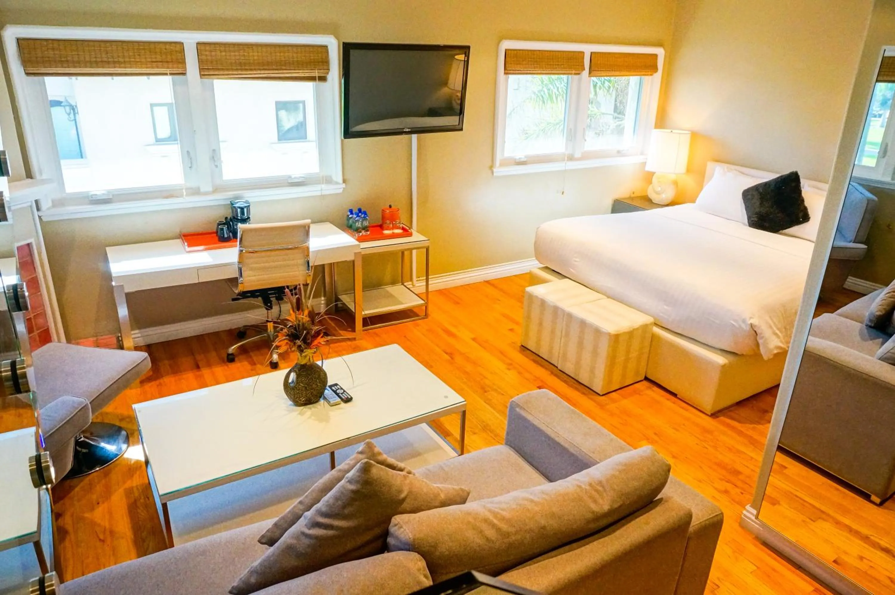 Suite with Sea View in Balboa Inn, On The Beach At Newport