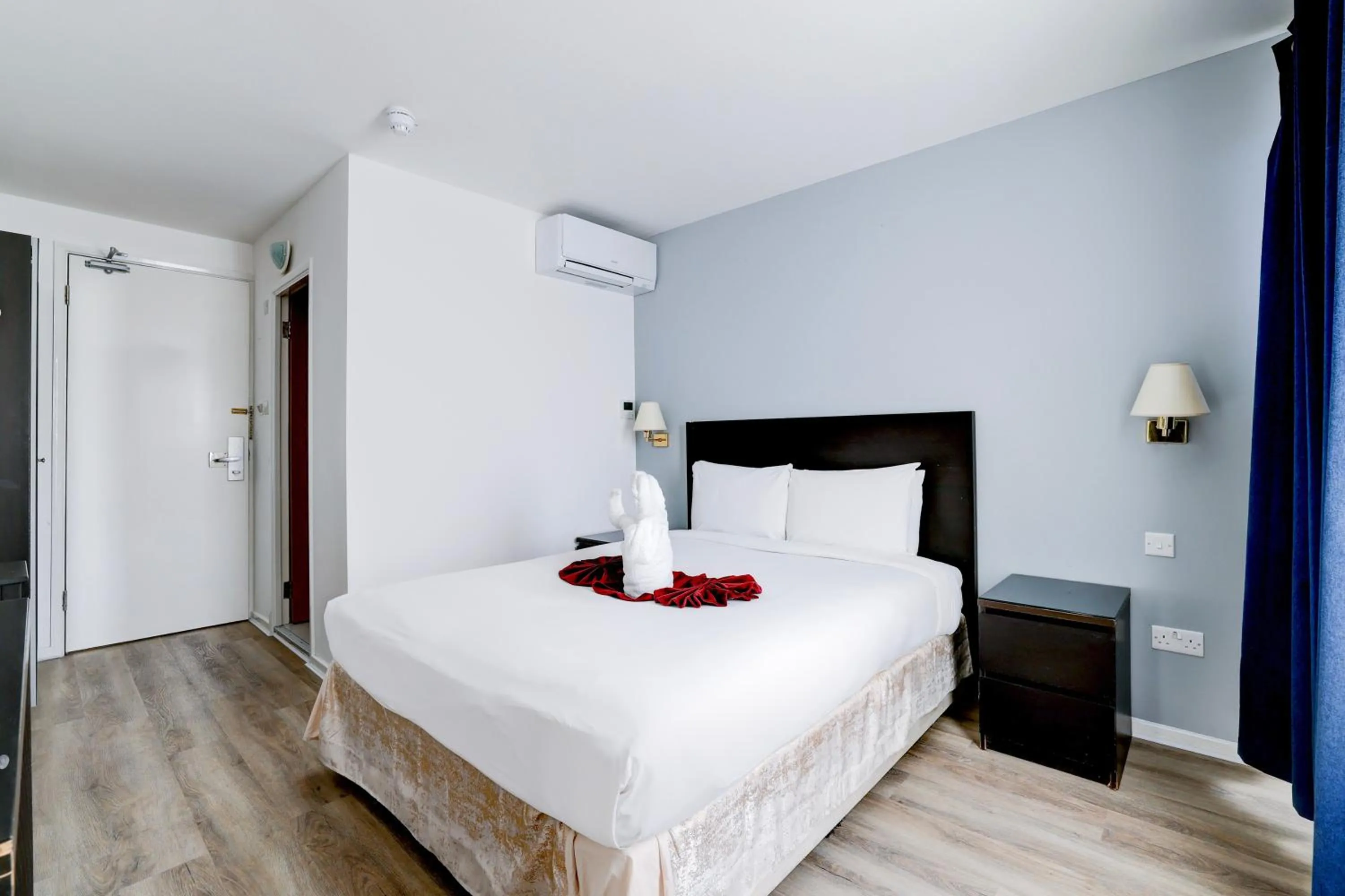 Standard Double Room in OYO The Chiltern Hotel