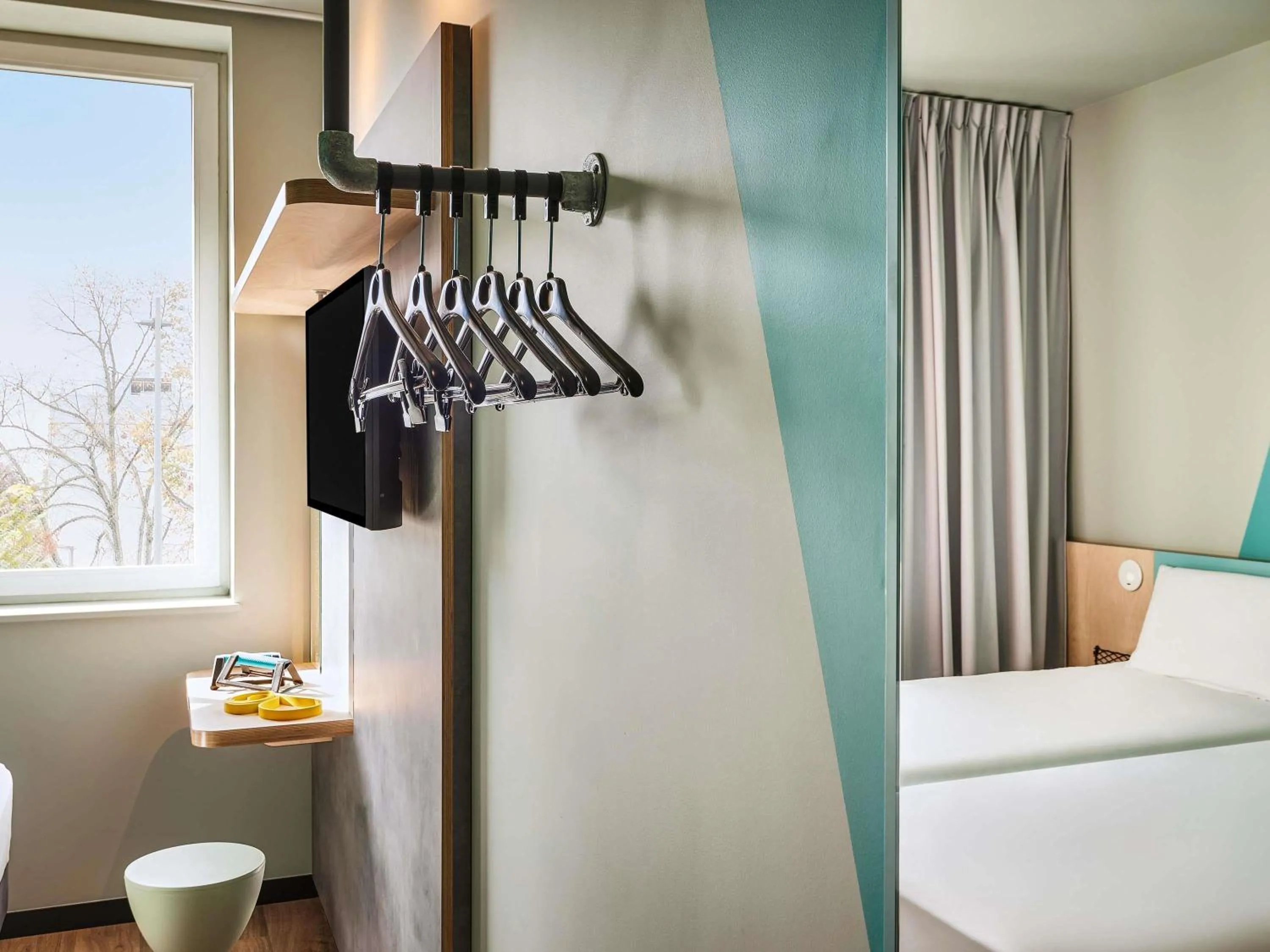 Triple Room with One Double Bed and One Bunk Bed in ibis budget Metz Sud