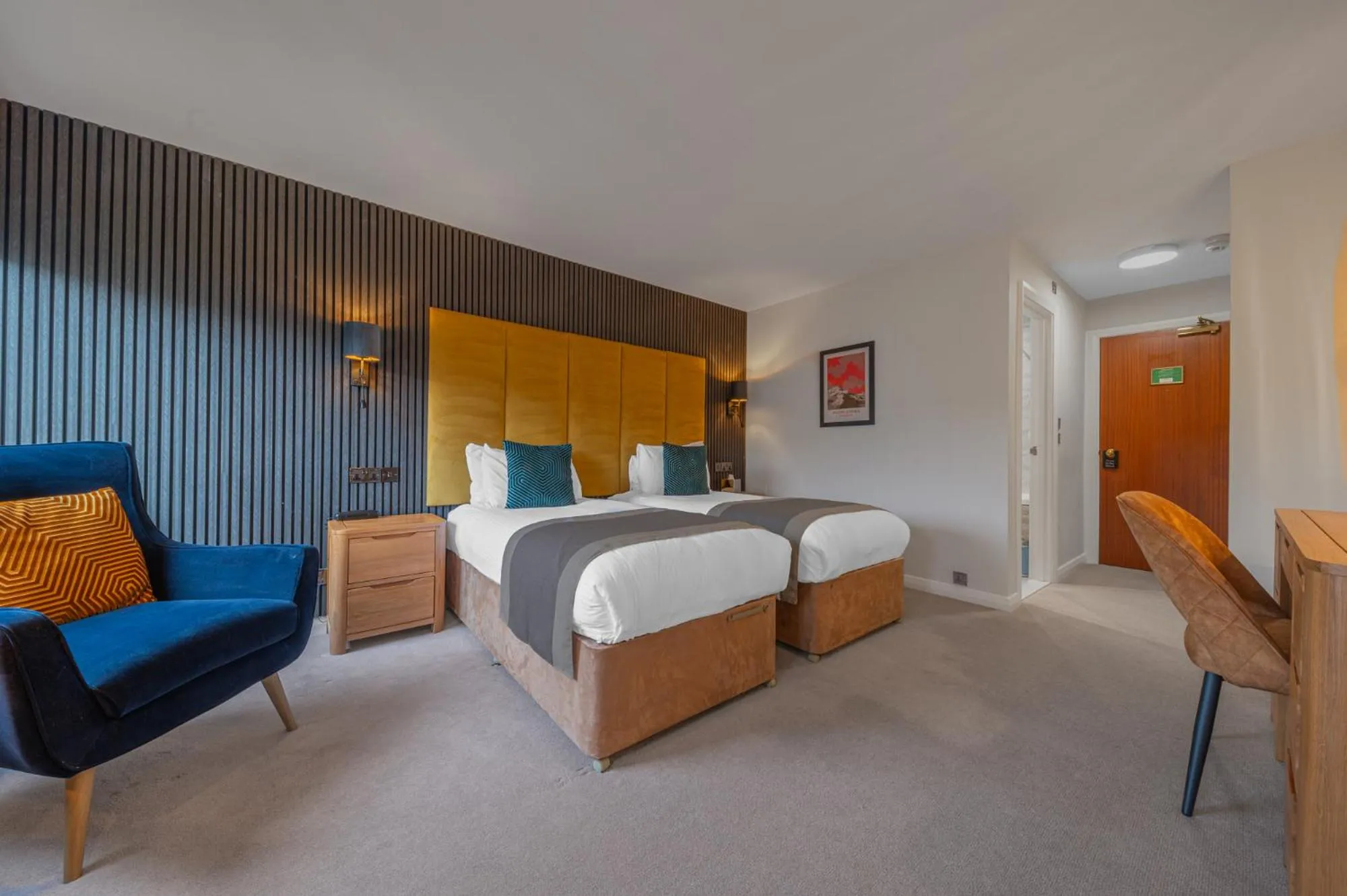 Deluxe Twin Room with Sitting Area - Non-Smoking in The Crooklands, BW Signature Collection