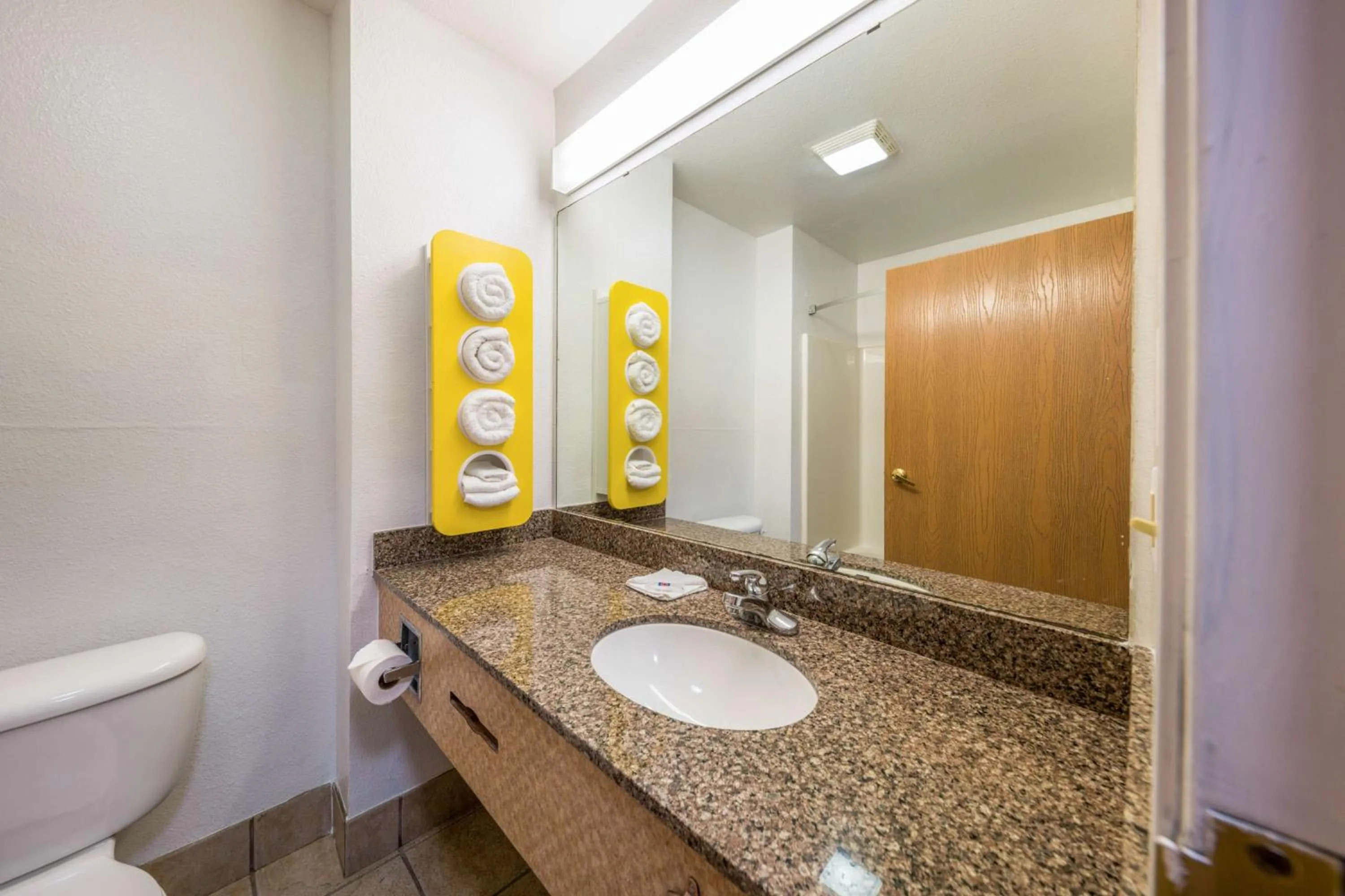 Deluxe King Room - Smoking in Motel 6-Decatur, TX