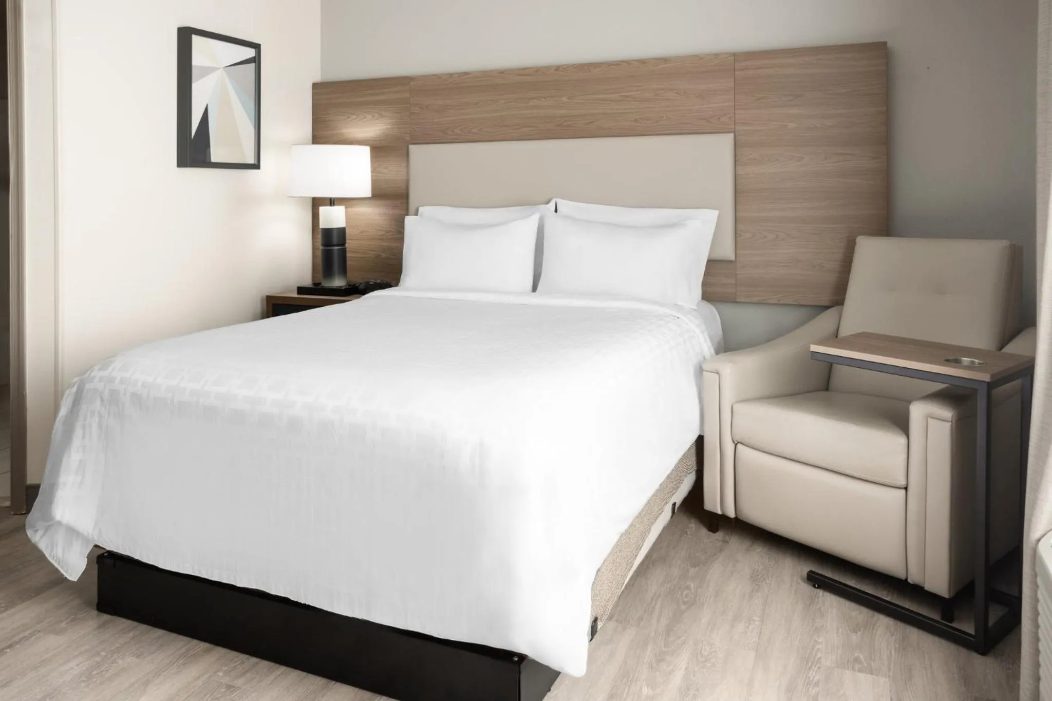Queen Studio Suite in Candlewood Suites Chambersburg by IHG