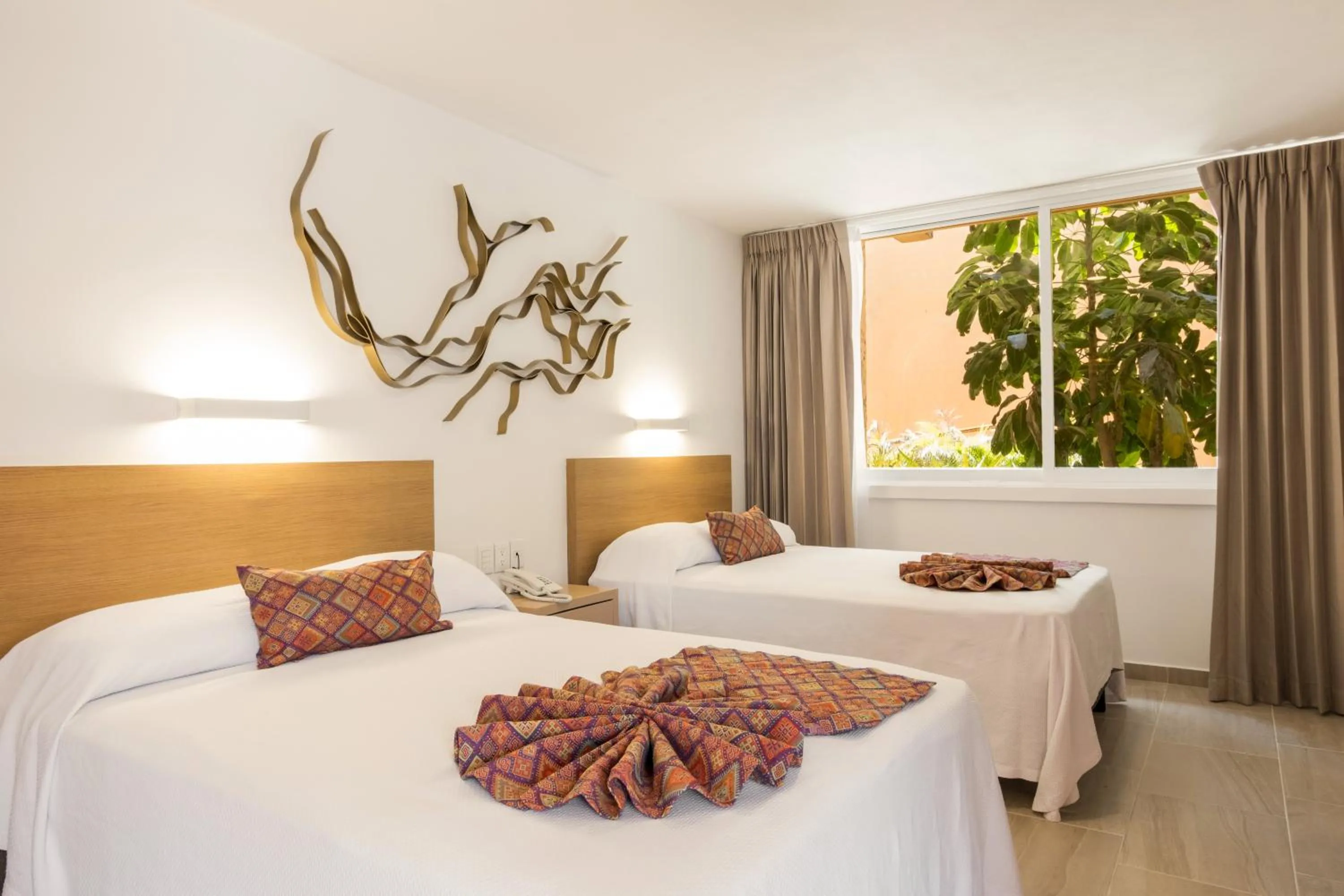 Deluxe Room in Costa de Oro Beach Hotel