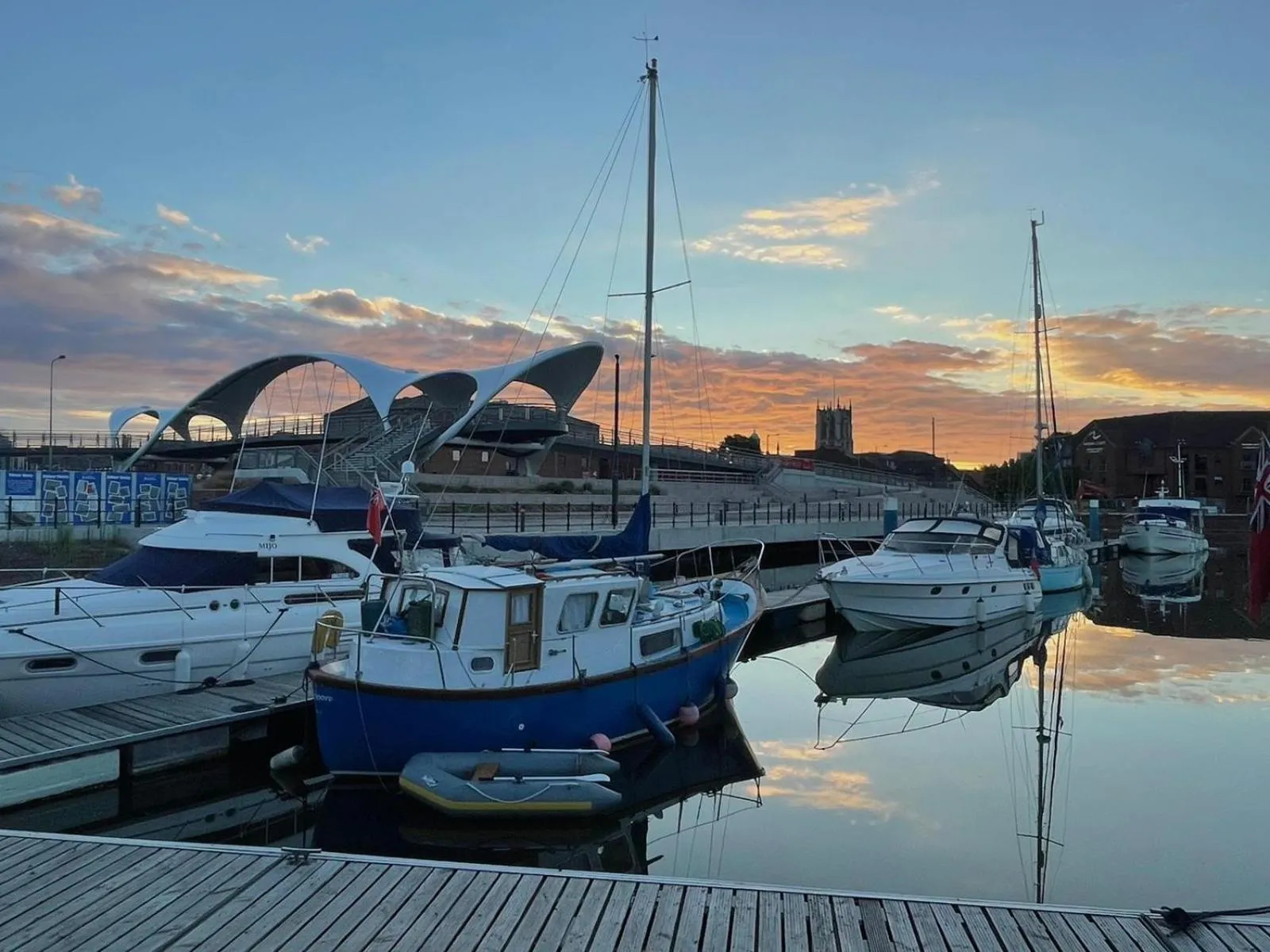 Standard Queen Room with Sofa Bed and View in Holiday Inn Hull Marina by IHG