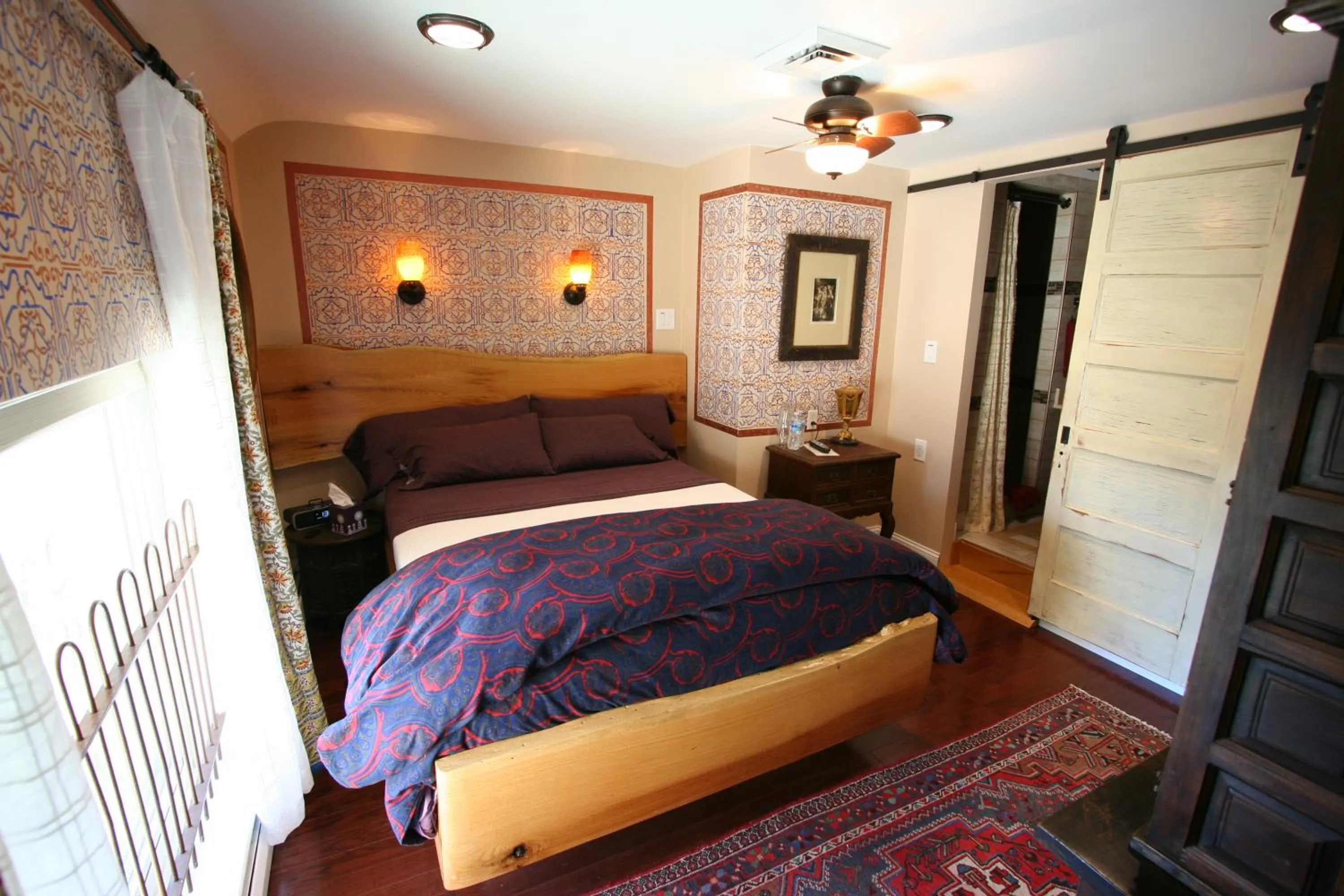 Queen Room with Pool View in Alpenhof Bed & Breakfast