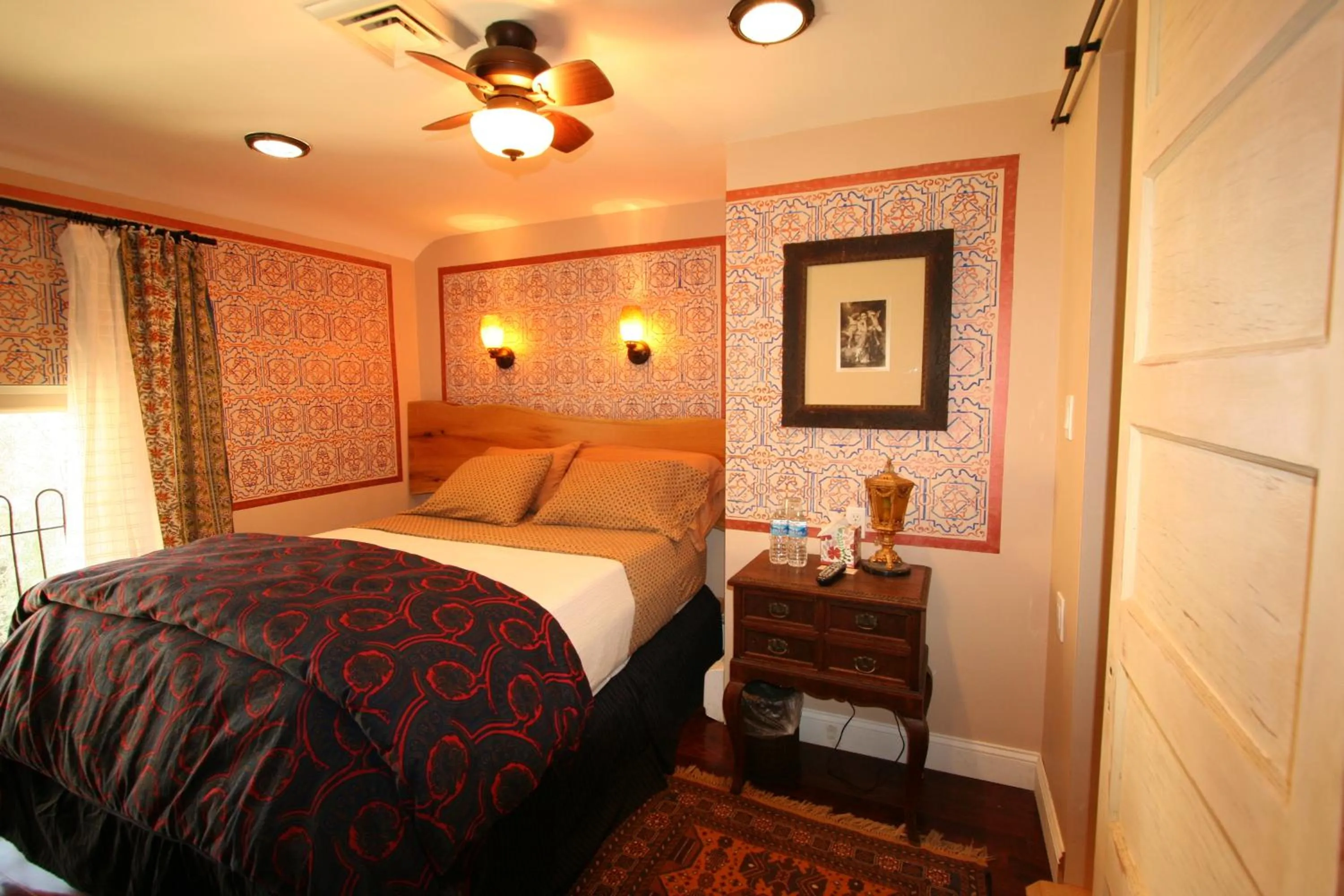 Standard Queen Room in Alpenhof Bed & Breakfast