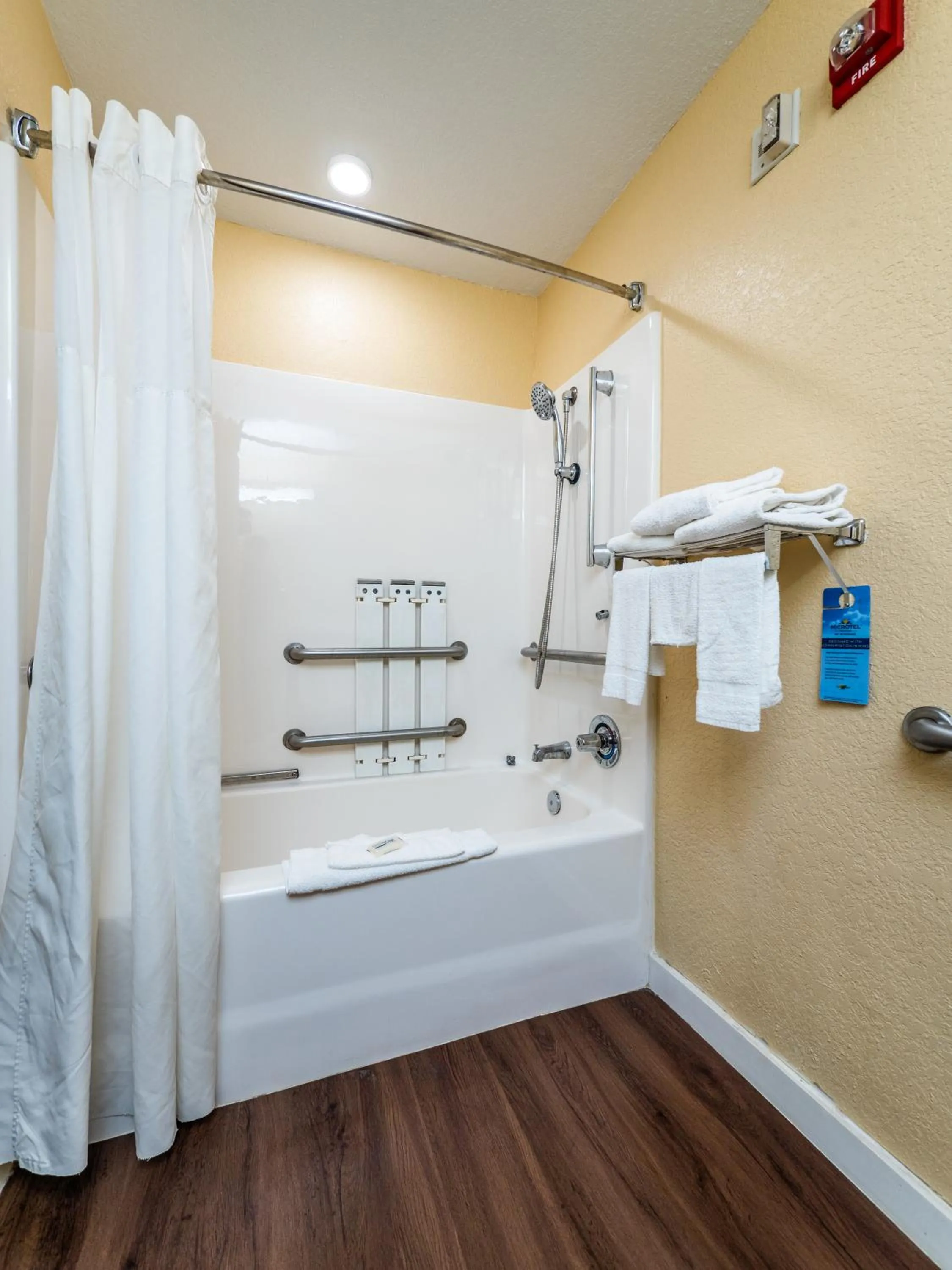 Queen Studio Suite - Mobility and Hearing Impaired Access/Non-Smoking in Microtel Inn and Suites Ocala