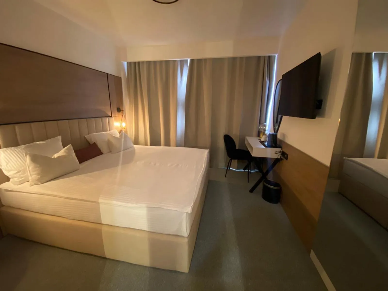Superior Twin Room with City View - single occupancy in Hotel Grand