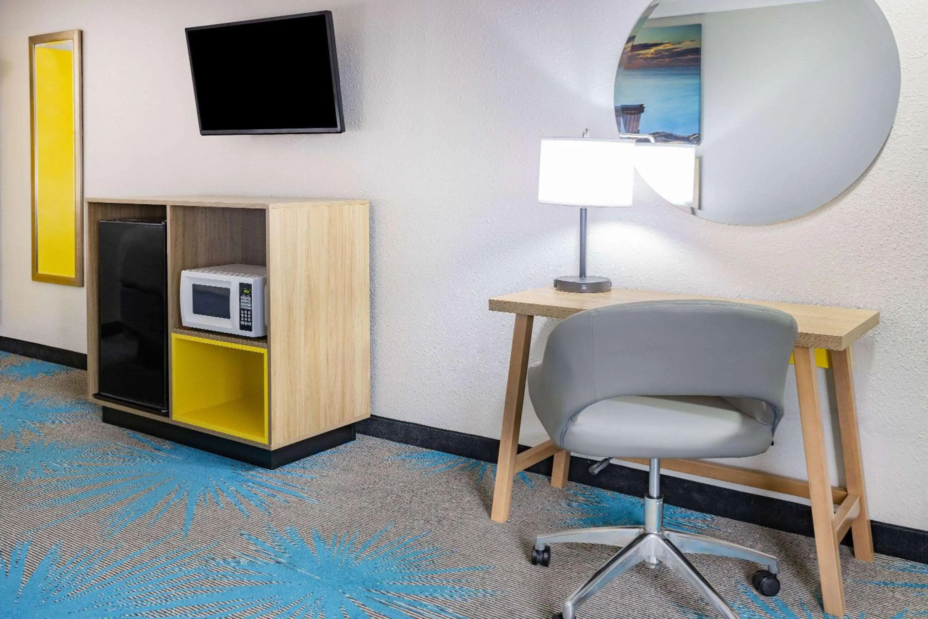 King Room - Non-Smoking in Days Inn by Wyndham Barnwell