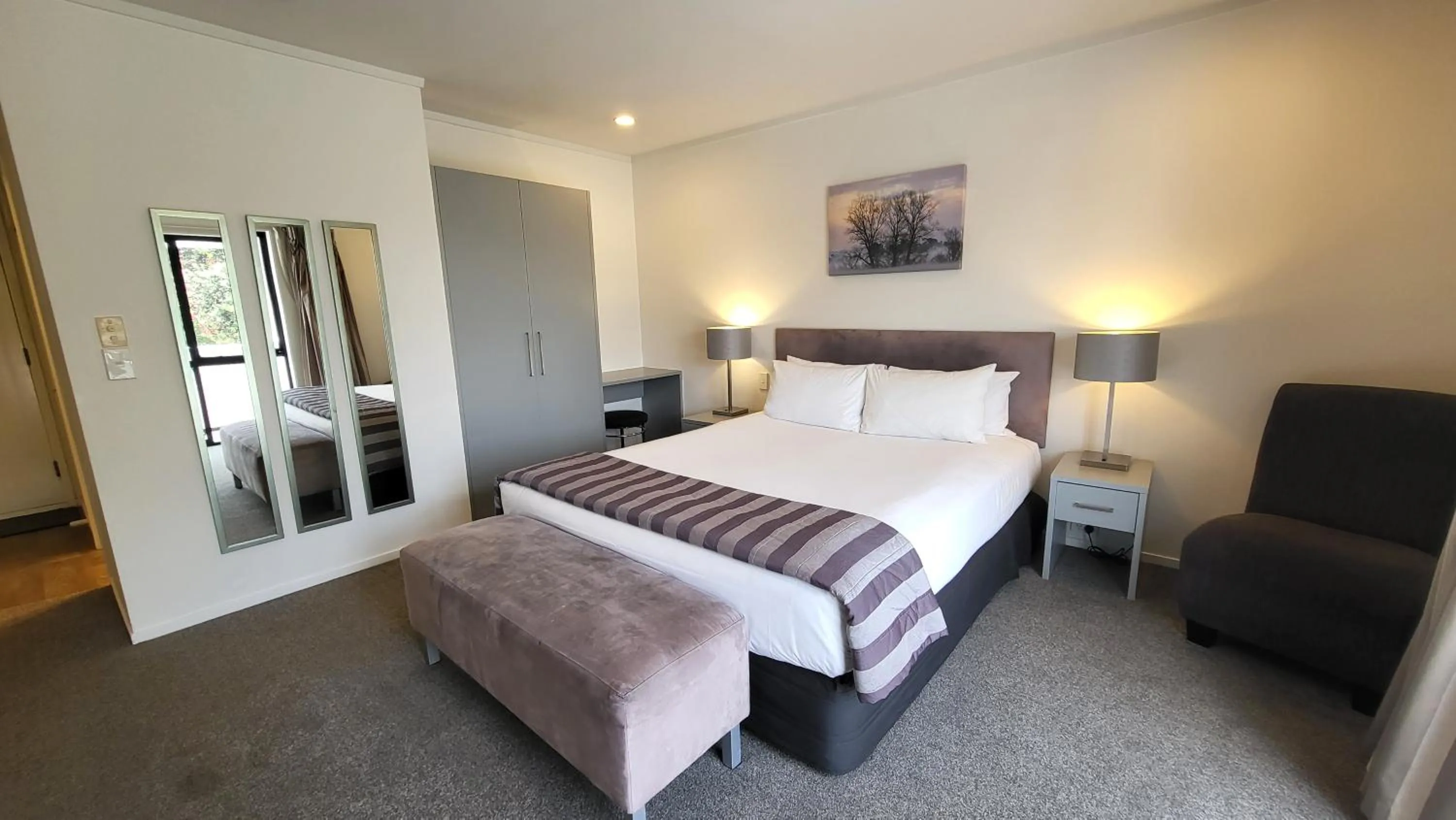Executive Apartment with Spa Bath in Manukau Motor Lodge