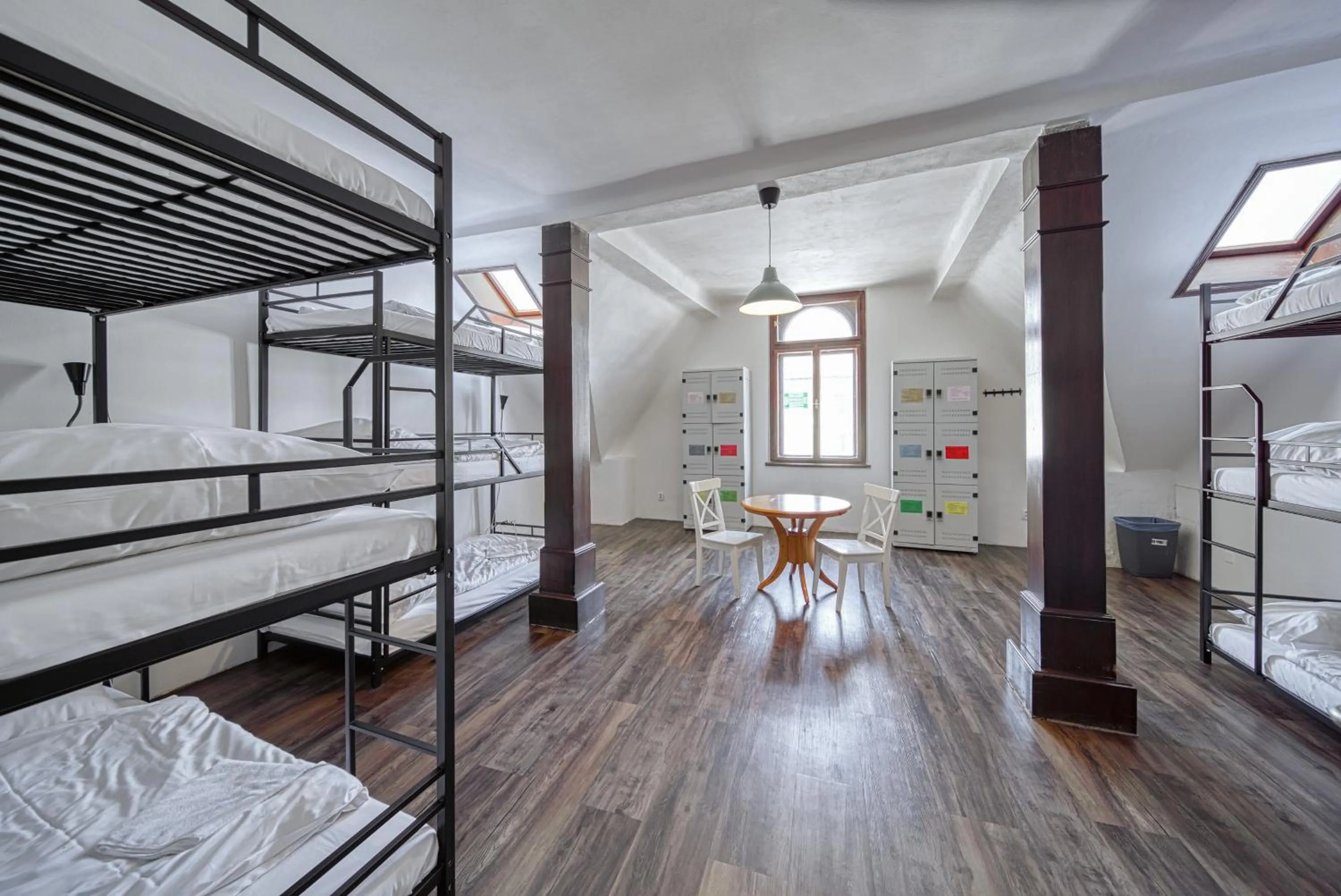 Single Bed in 12-Bed Mixed Dormitory Room in Hostel Orange