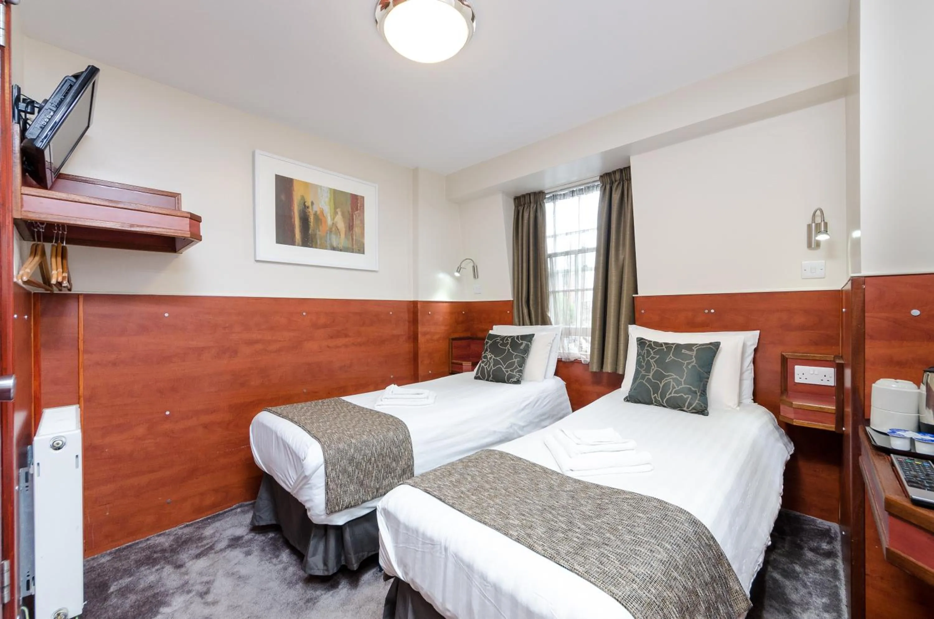 Twin Room in Wardonia Hotel Kings Cross