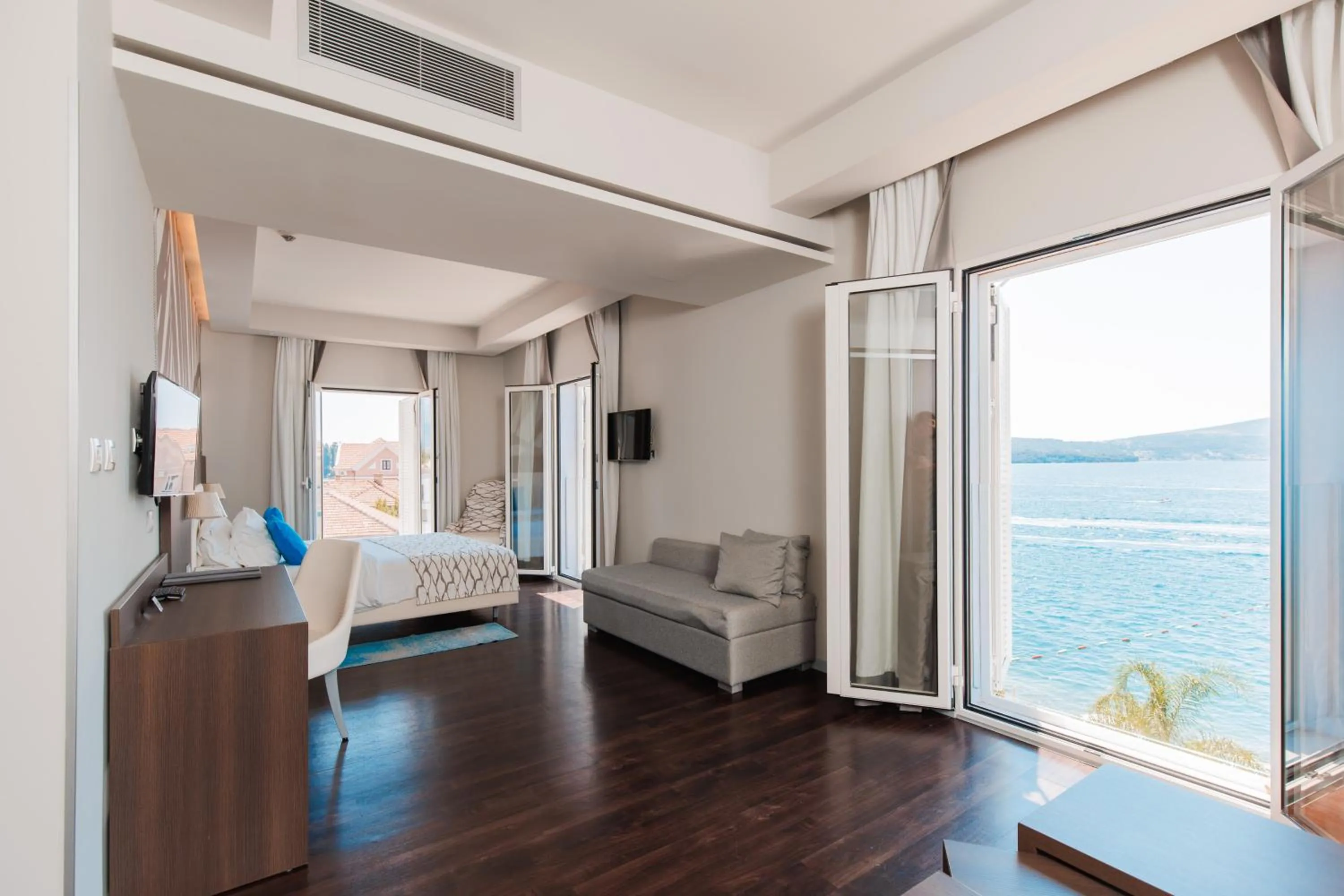 Suite with Sea View in Hotel Palma