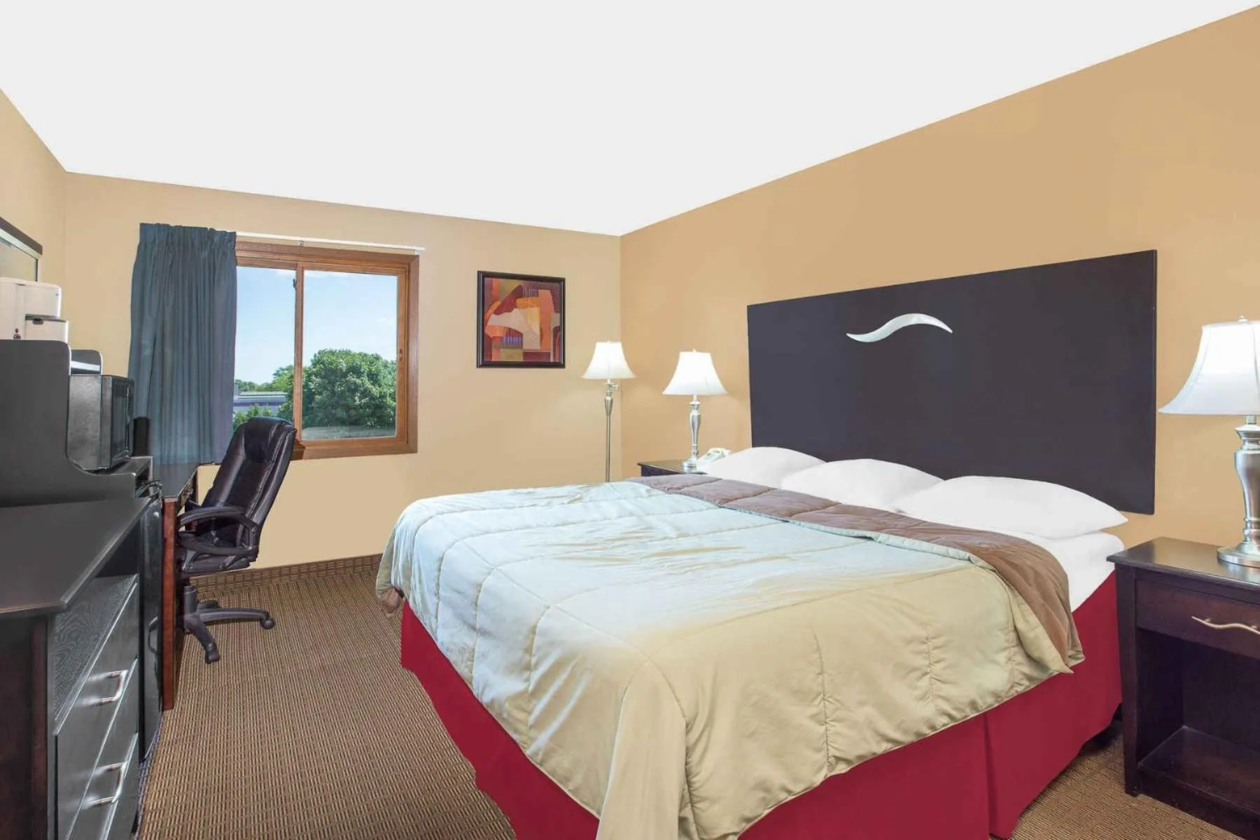 King Room - Non-Smoking in Super 8 by Wyndham Sheboygan WI