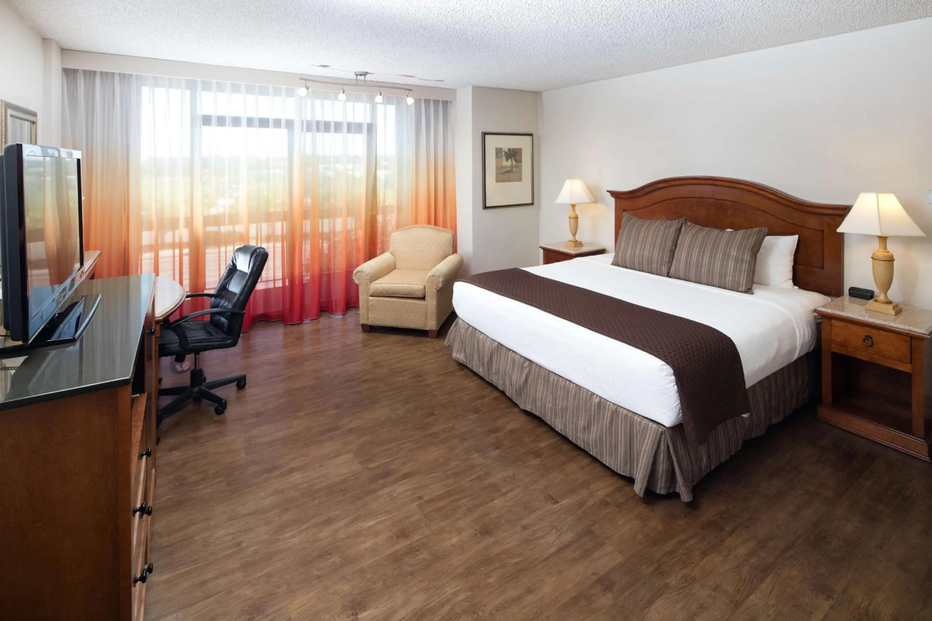 King Suite with Spa Bath in Red Lion Hotel Boise Downtowner