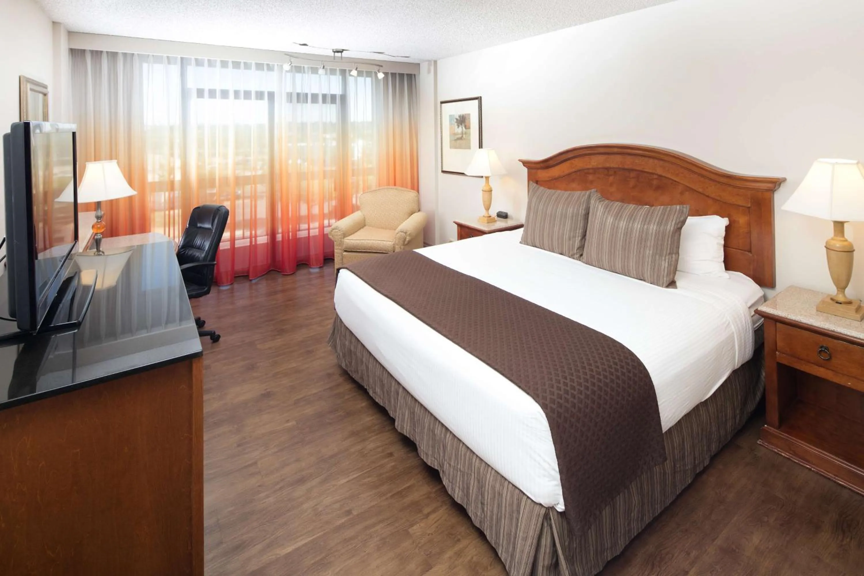 Premium King Room with Balcony in Red Lion Hotel Boise Downtowner