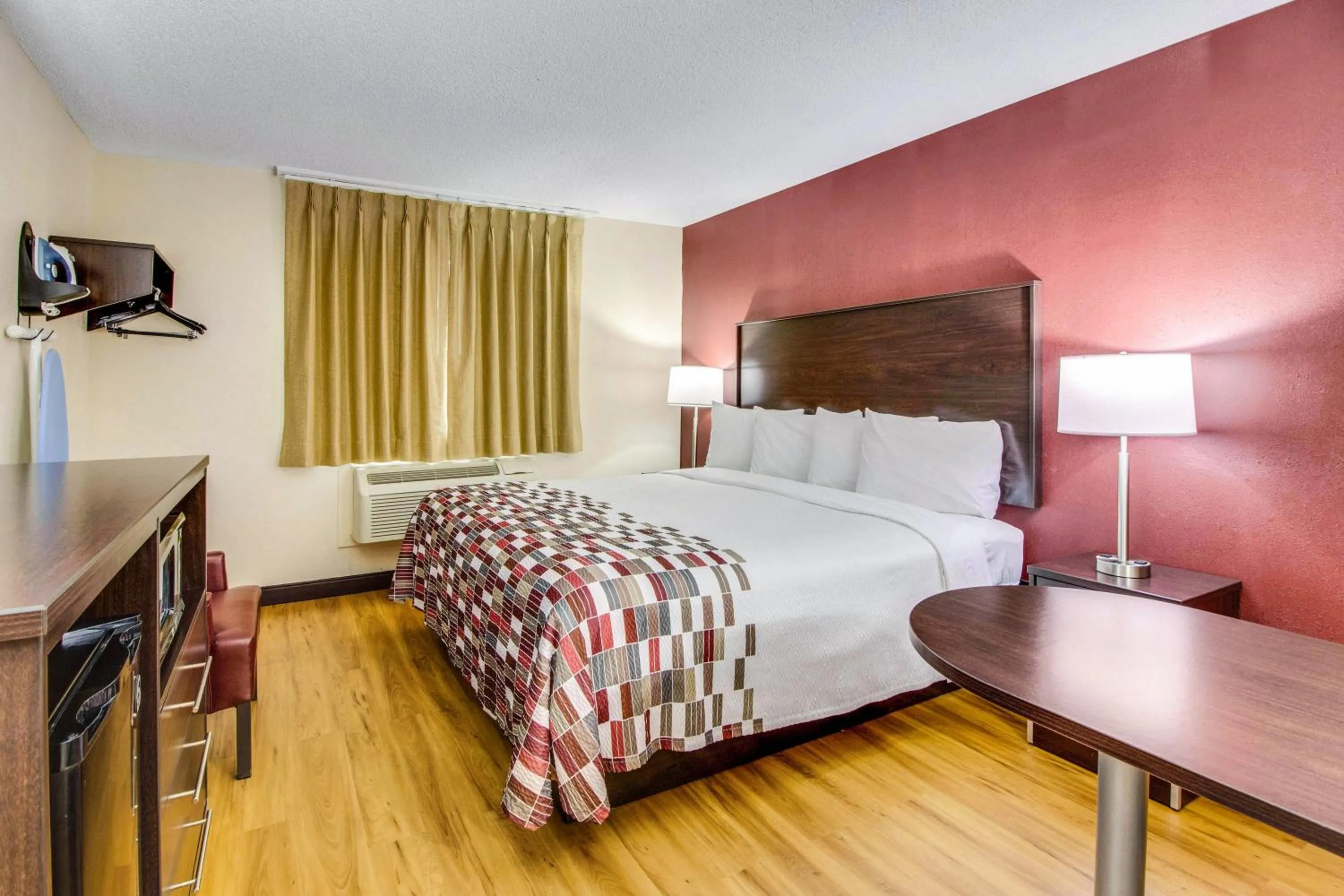 Superior King Room Non-Smoking in Red Roof Inn Franklin, KY