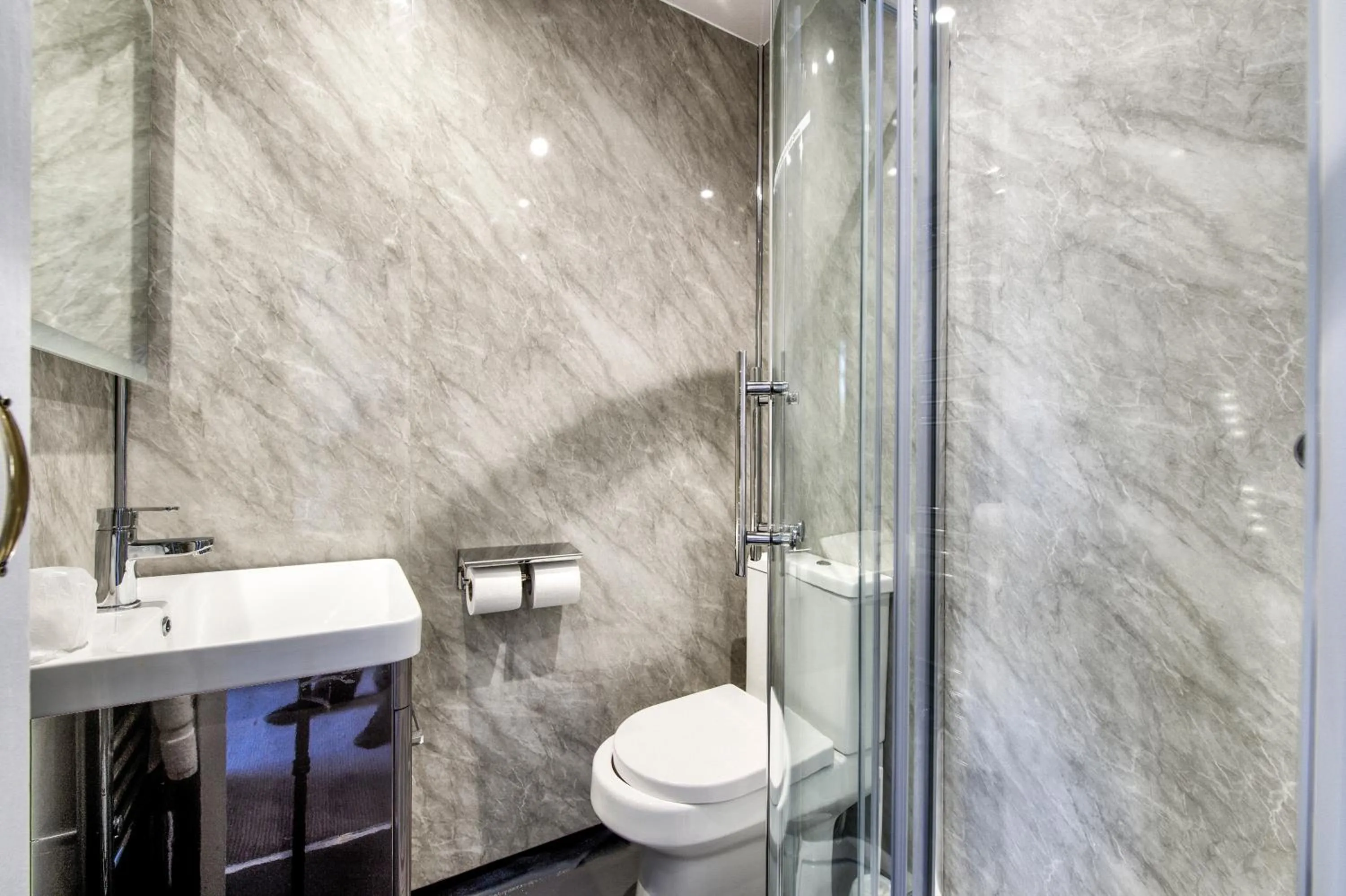 Twin Room with Sea View in The Morar Hotel