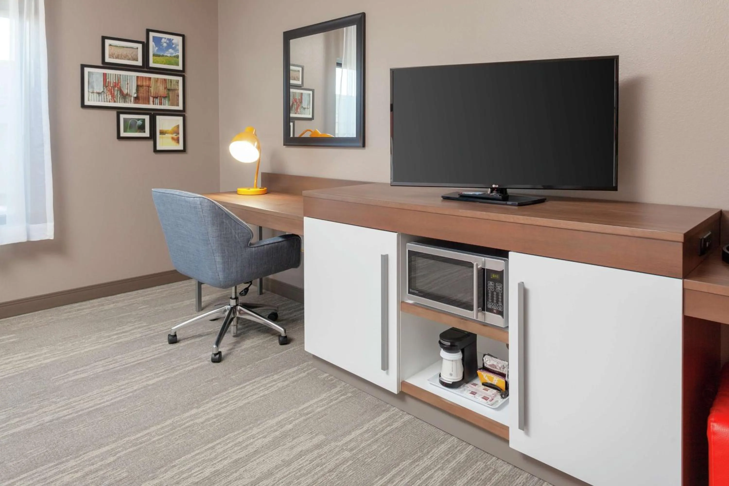 Queen Room with Two Queen Beds - Non-Smoking in Hampton Inn & Suites Overland Park South