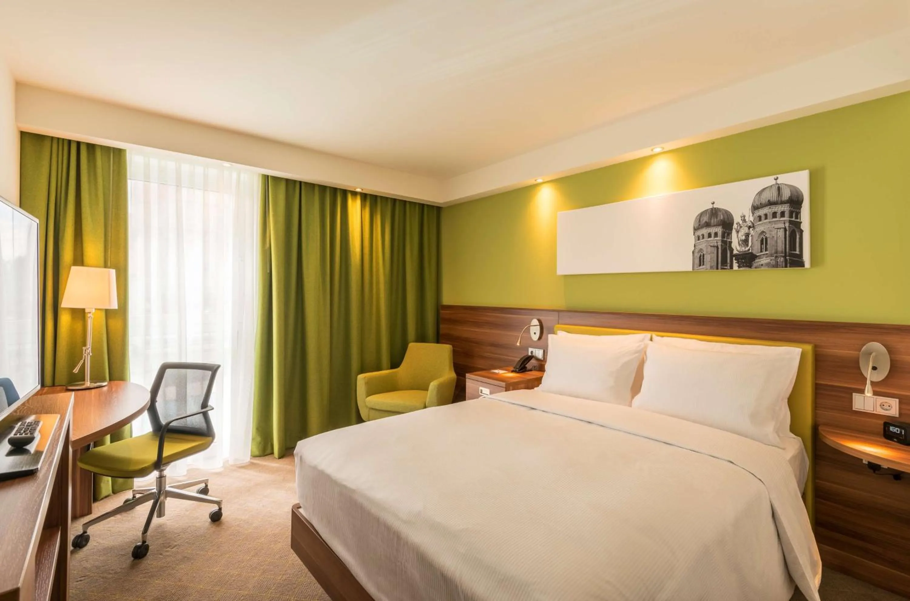 Queen Room - single occupancy - Non-Smoking in Hampton By Hilton Munich City West