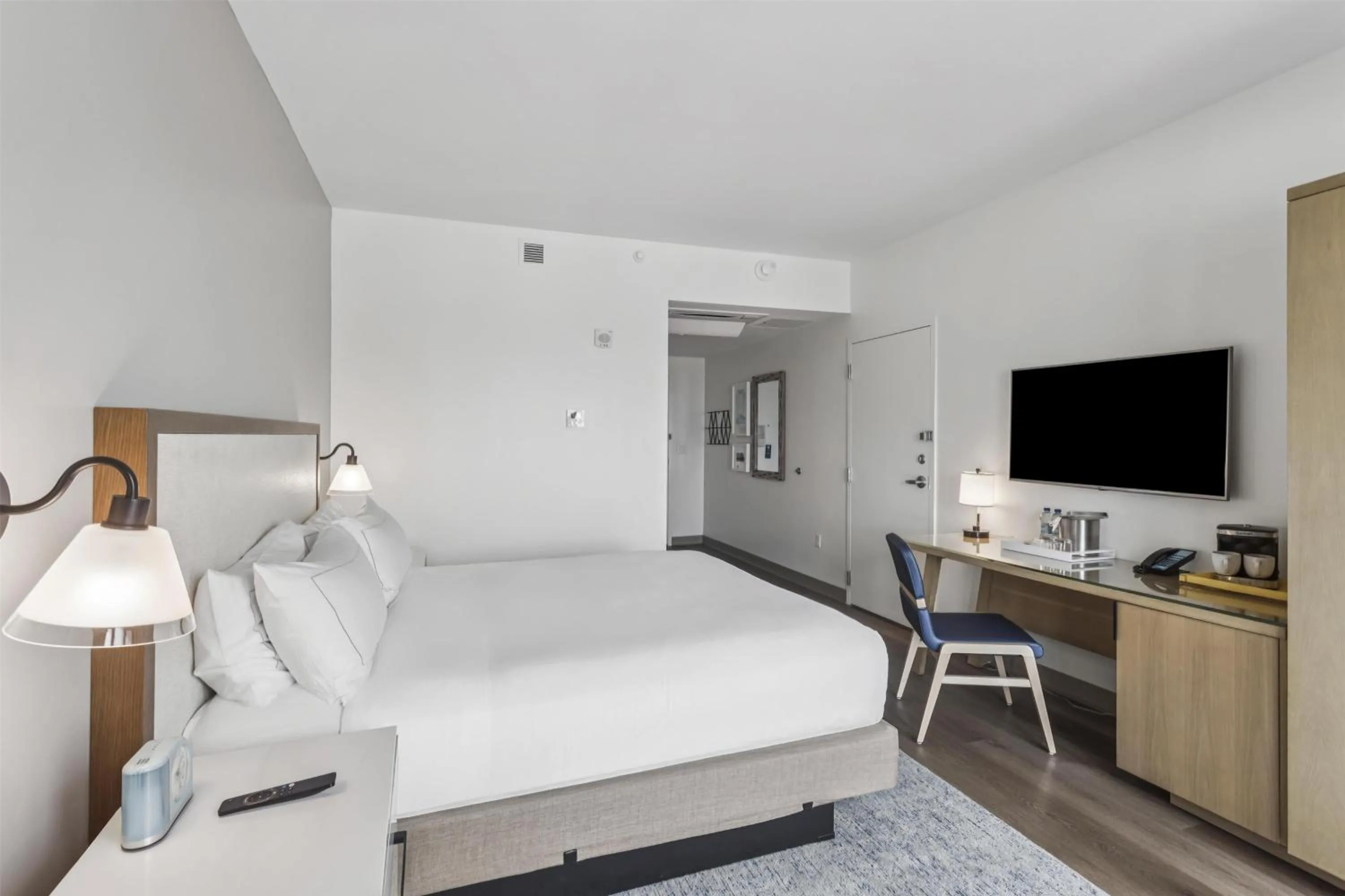 King Room with Balcony - Mobility Accessible in The Lodge at Gulf State Park, A Hilton Hotel