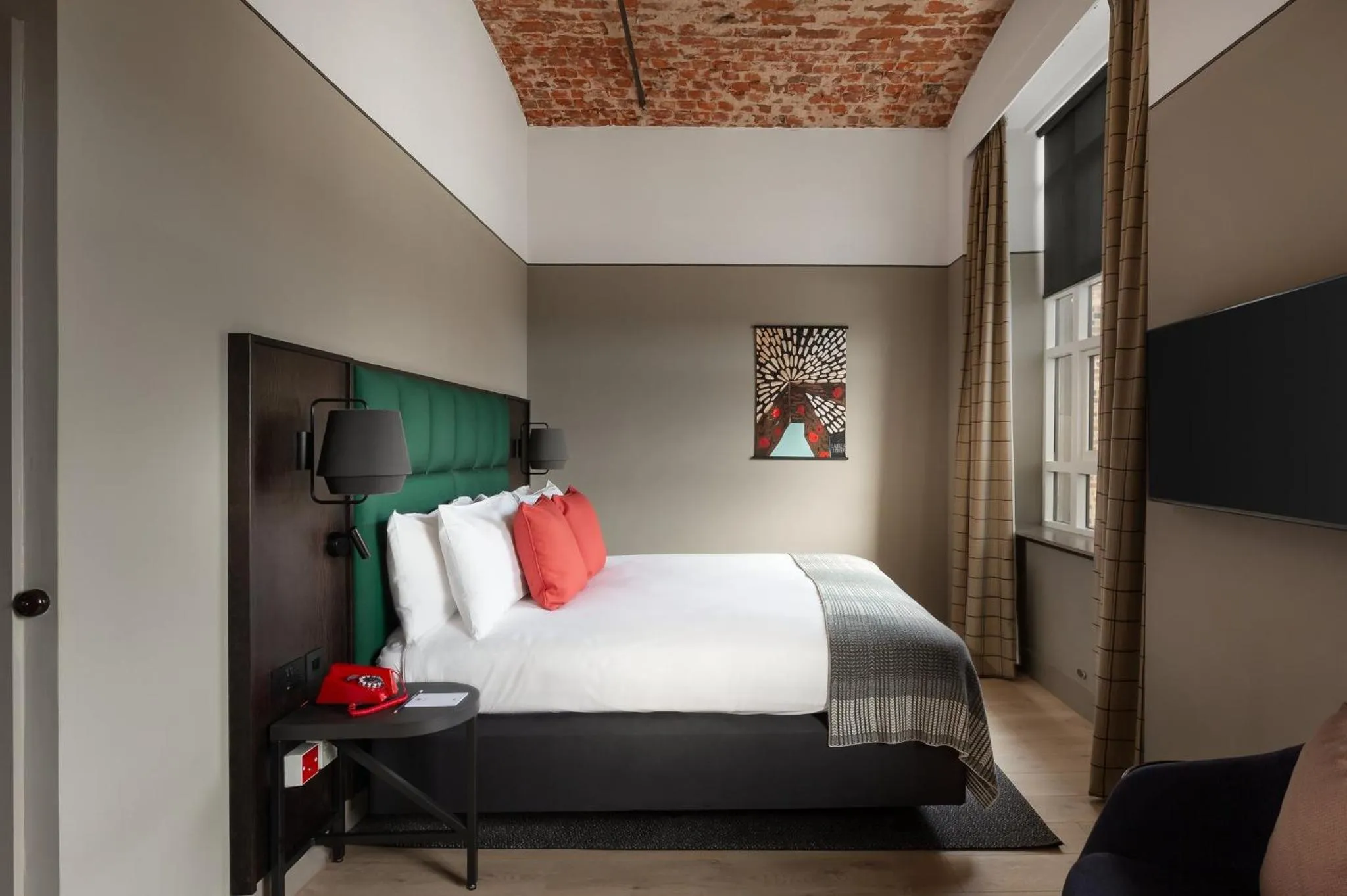 Standard Queen Room in Hotel Indigo - Dundee by IHG