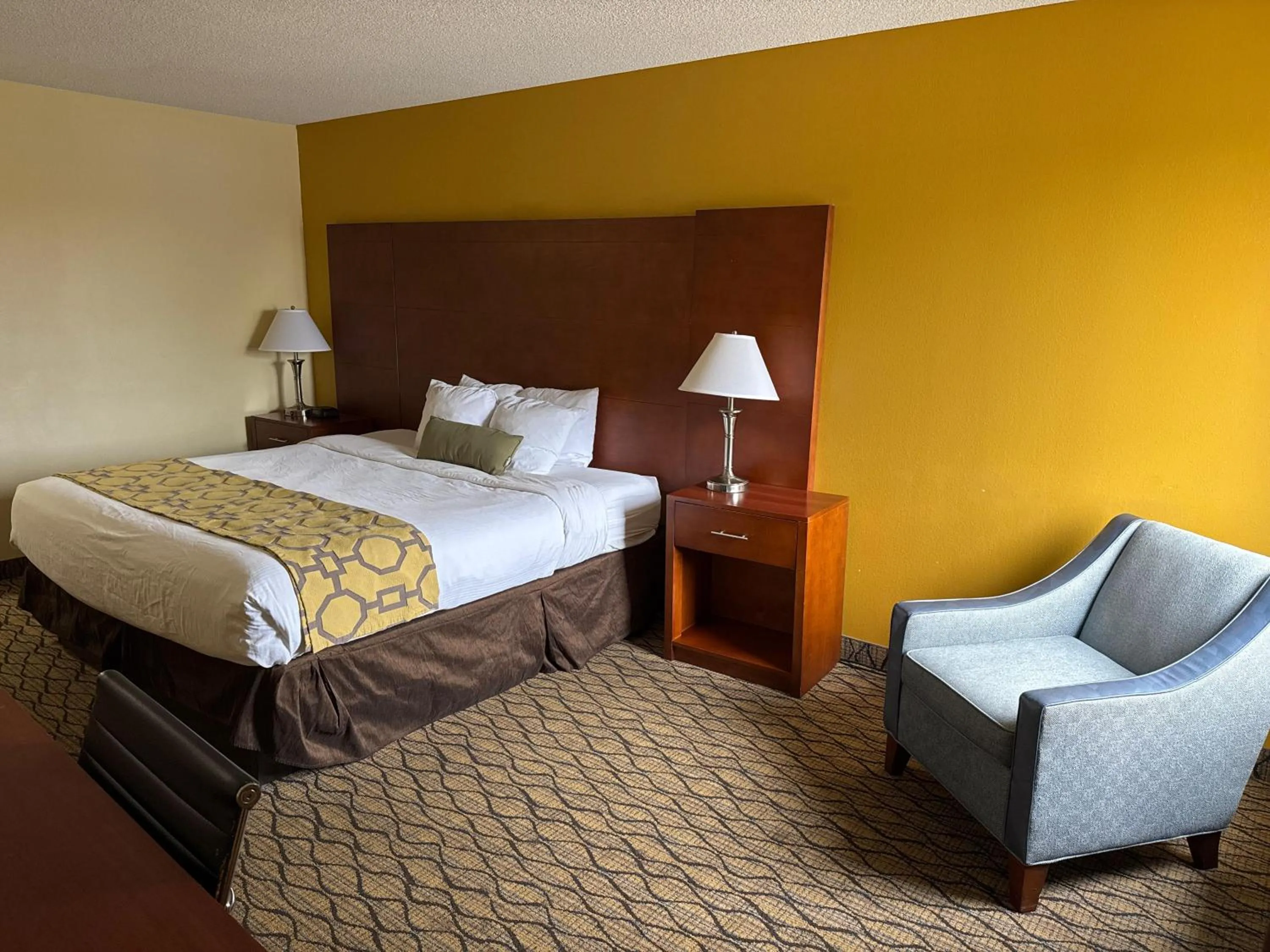 King Room - Non-Smoking in Baymont by Wyndham Mishawaka South Bend Area