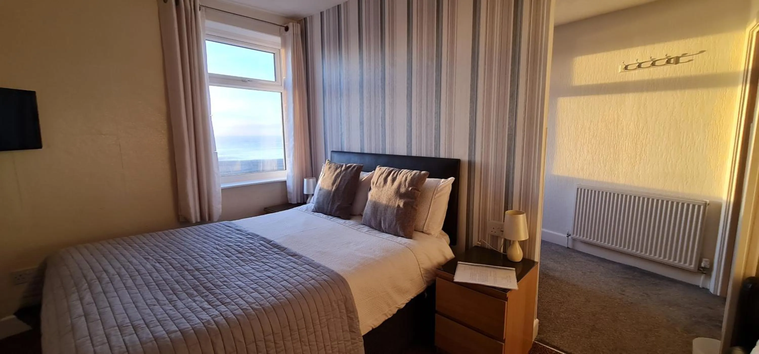 Family Room with Private Bathroom in Ocean Bay