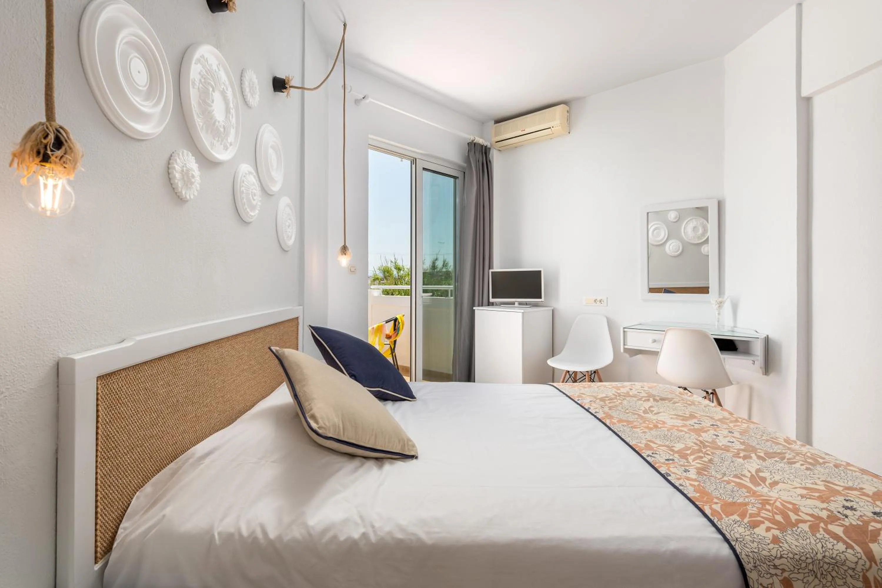 Friends & Family Sea View Room in Mrs Chryssana Beach Hotel