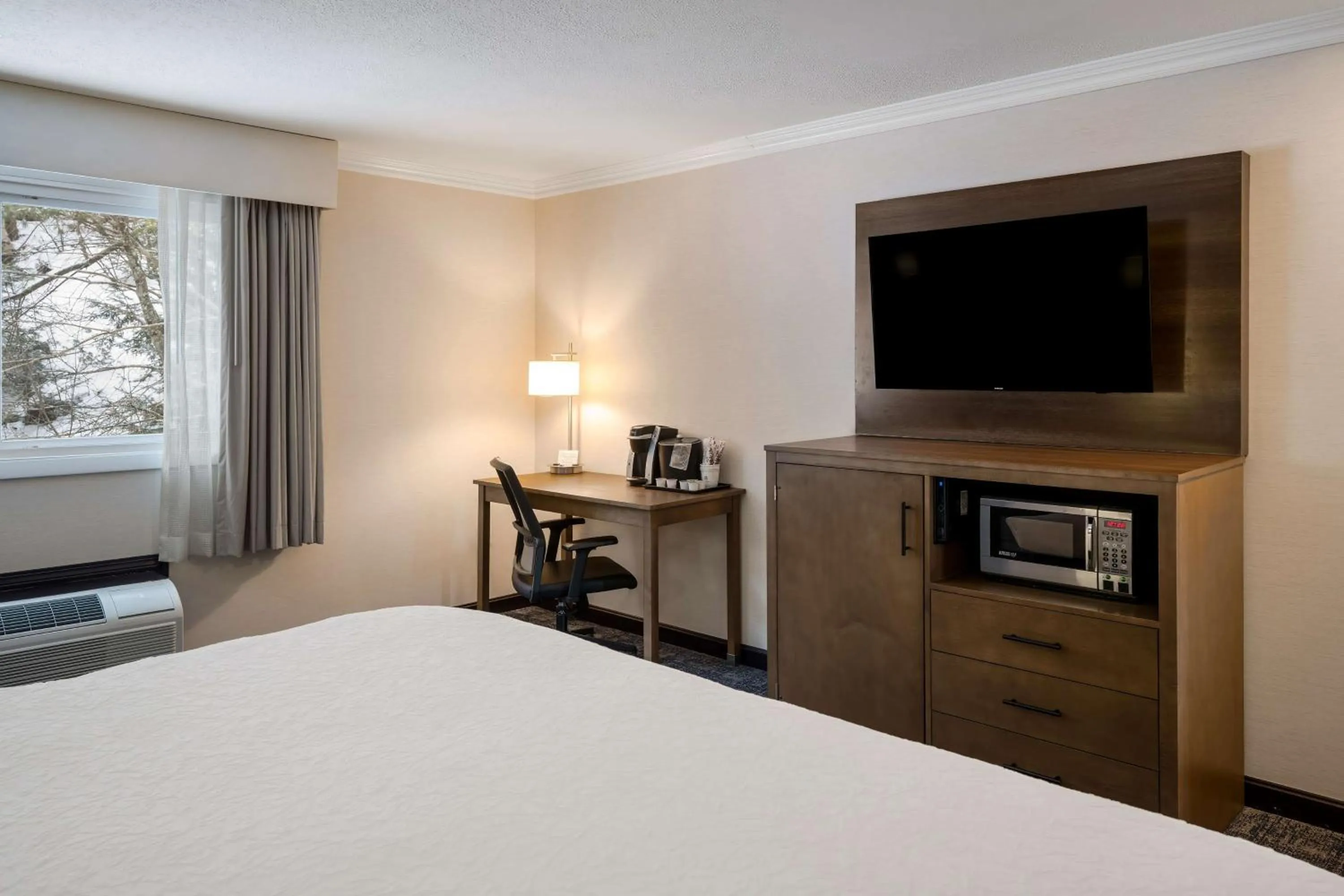 King Room - Non-Smoking in Best Western - Freeport Inn