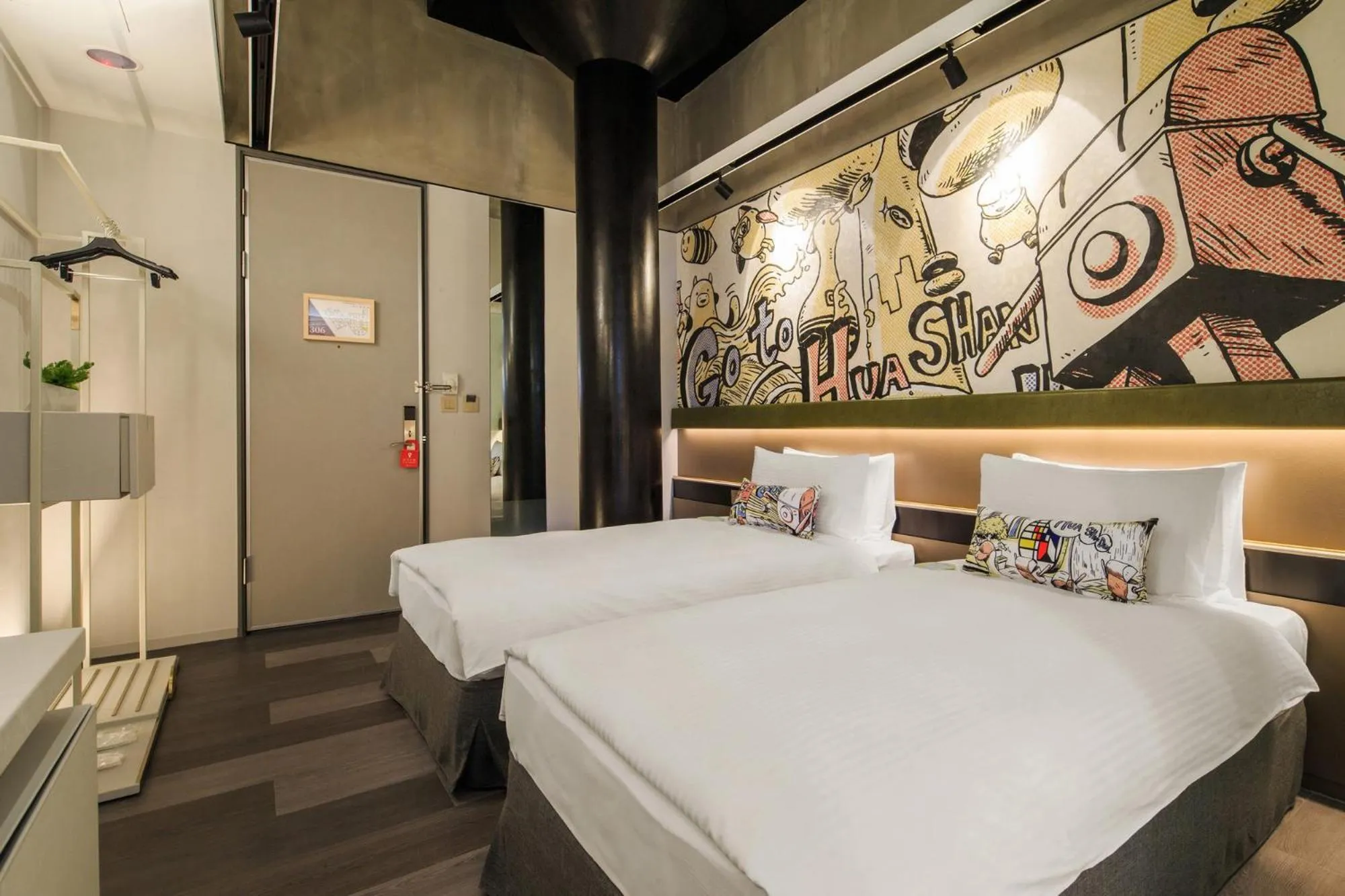 Standard Twin Room without Window in Hua Shan Din by Cosmos Creation - Huashan Creative Park