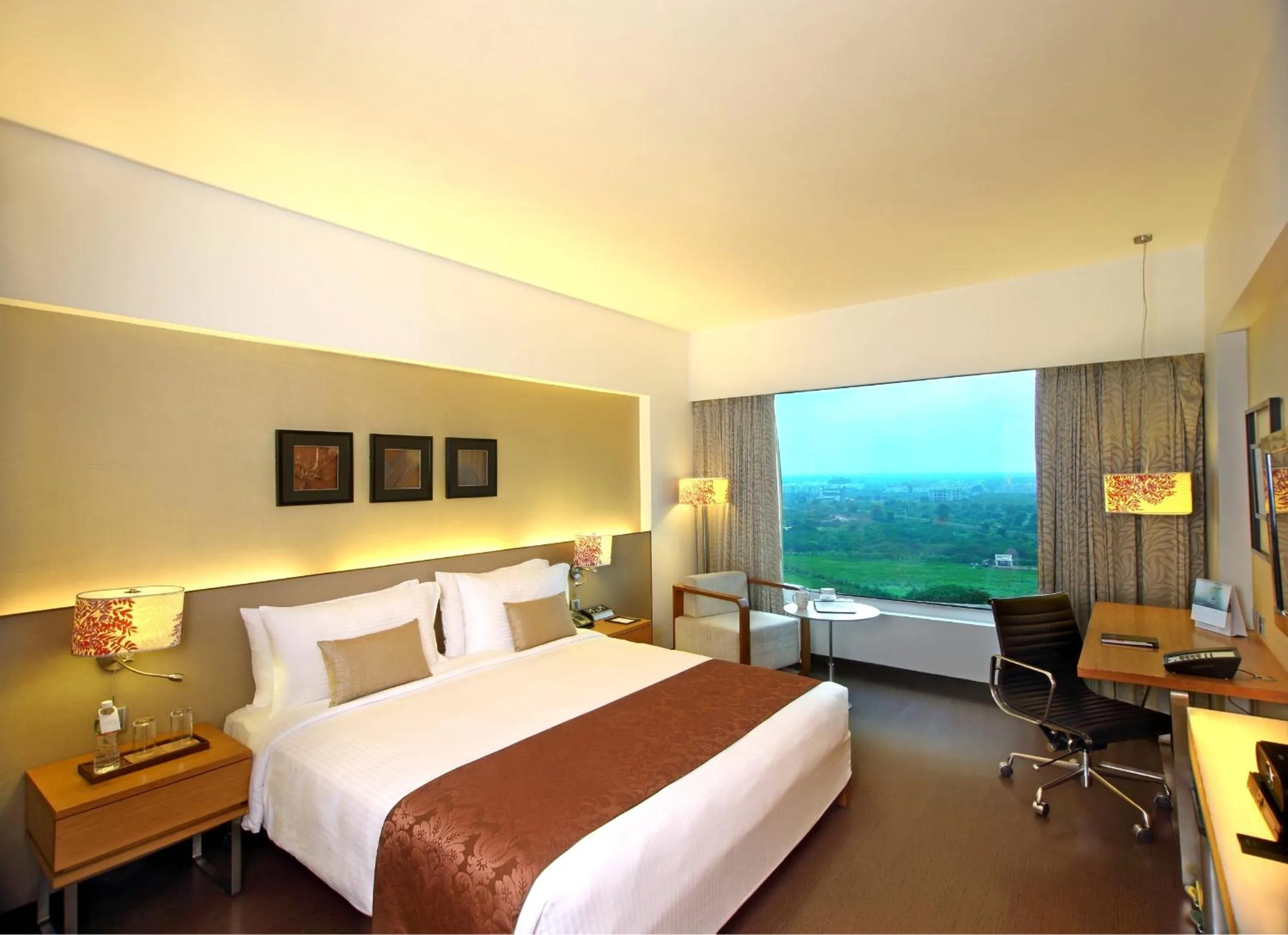Premium Room with 15% off on F&B in Fortune Select SG Highway, Ahmedabad - Member ITC Hotels' Group