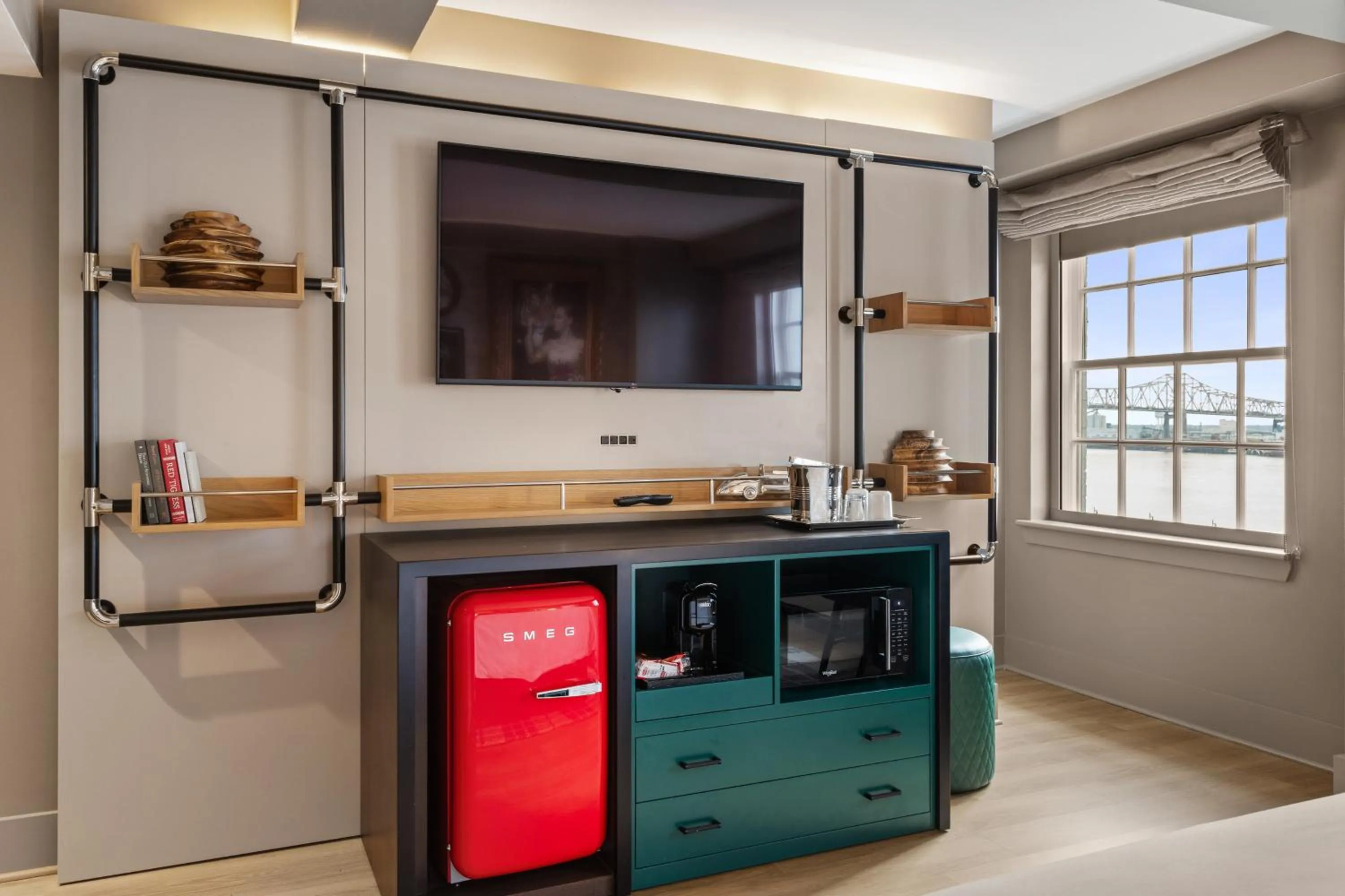 Standard King Room with River View in Hotel Indigo Baton Rouge Downtown by IHG