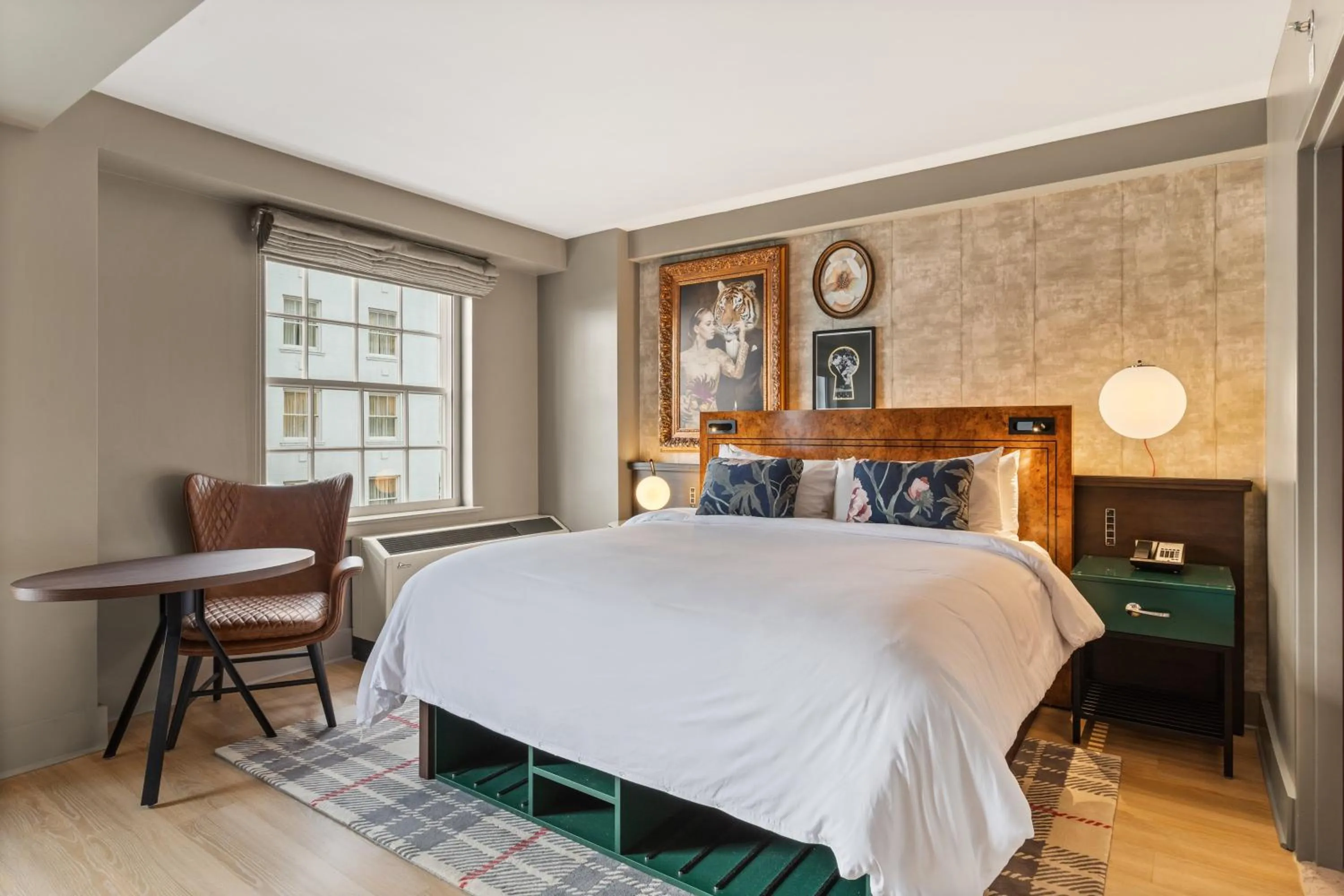 Standard King Room with City View in Hotel Indigo Baton Rouge Downtown by IHG