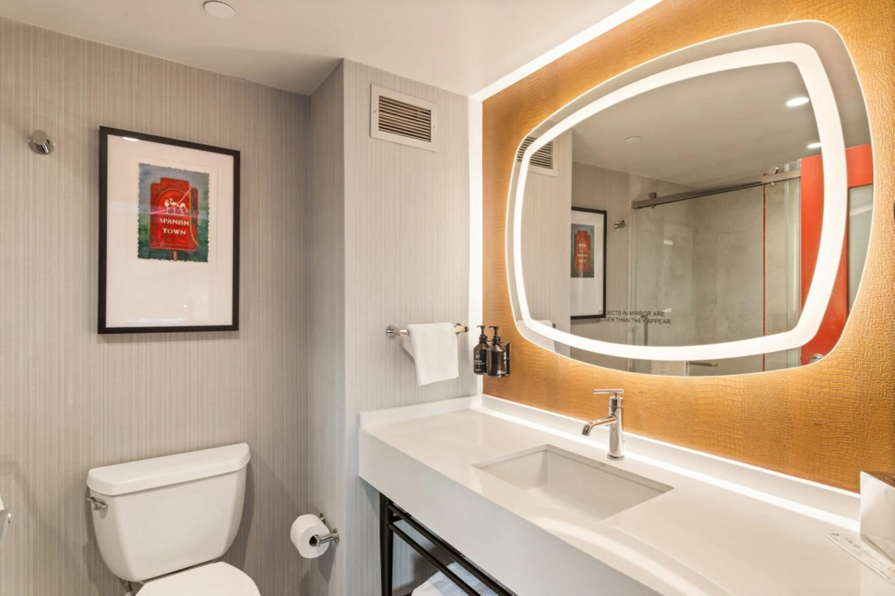 Standard Room in Hotel Indigo Baton Rouge Downtown by IHG