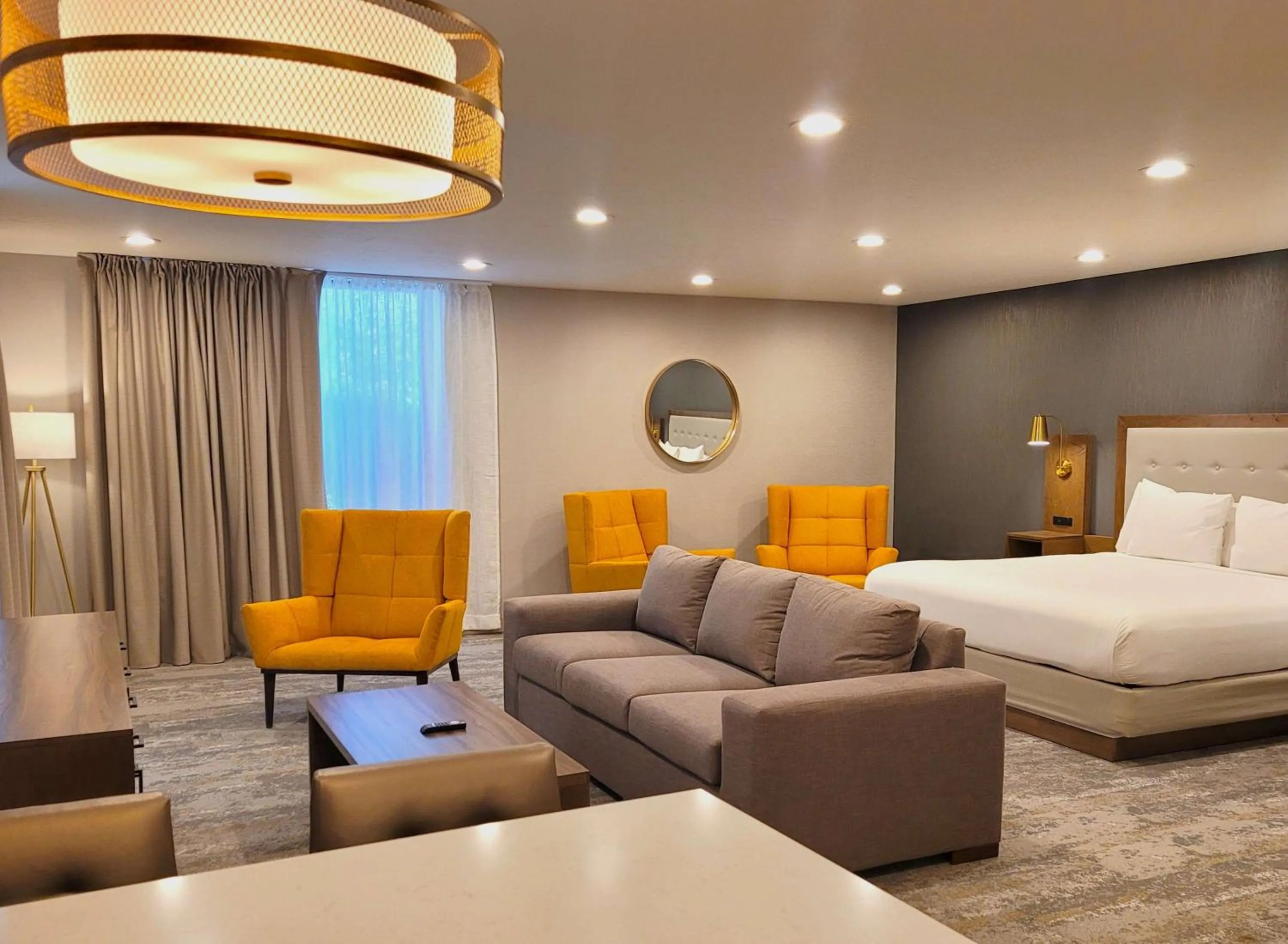 King Suite with Sofa Bed, Spa Bath, Living Room and Wet Bar - Non-Smoking in Riverside Hotel, BW Premier Collection
