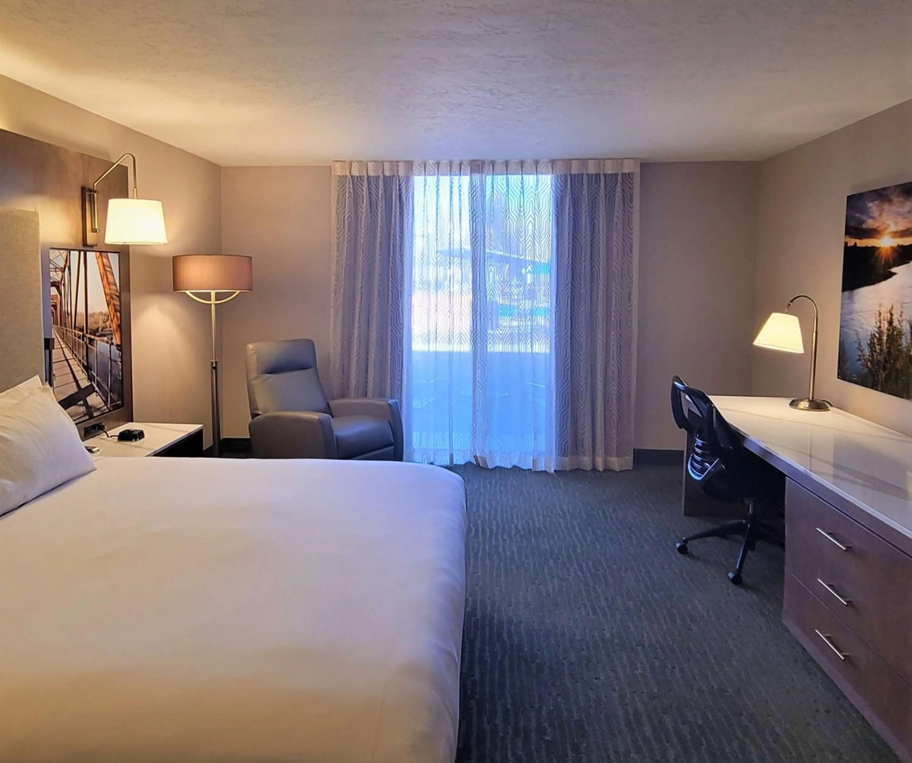 King Room - Disability Access in Riverside Hotel, BW Premier Collection