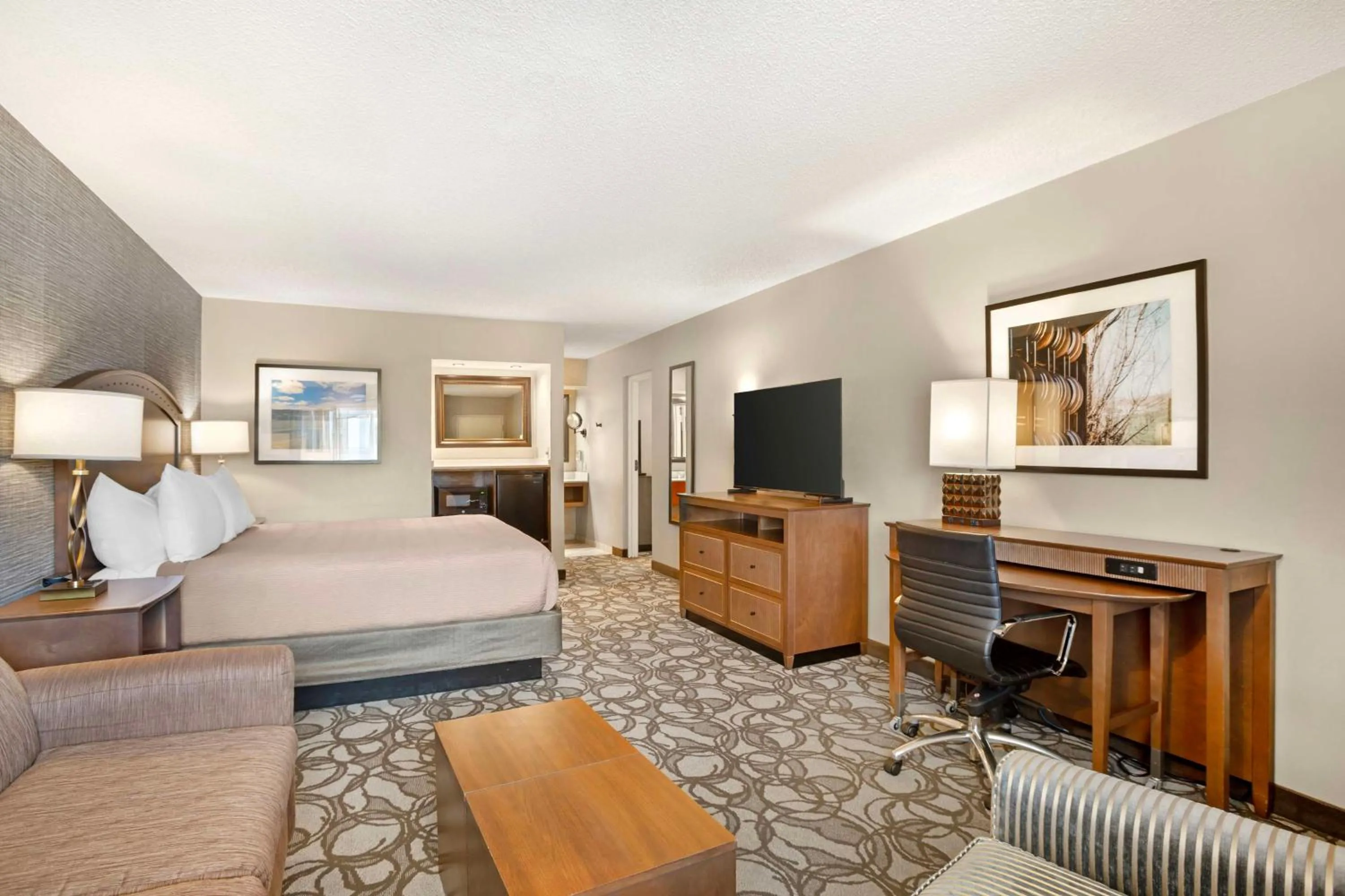 King Suite - Non-Smoking in Best Western Plus Black Oak