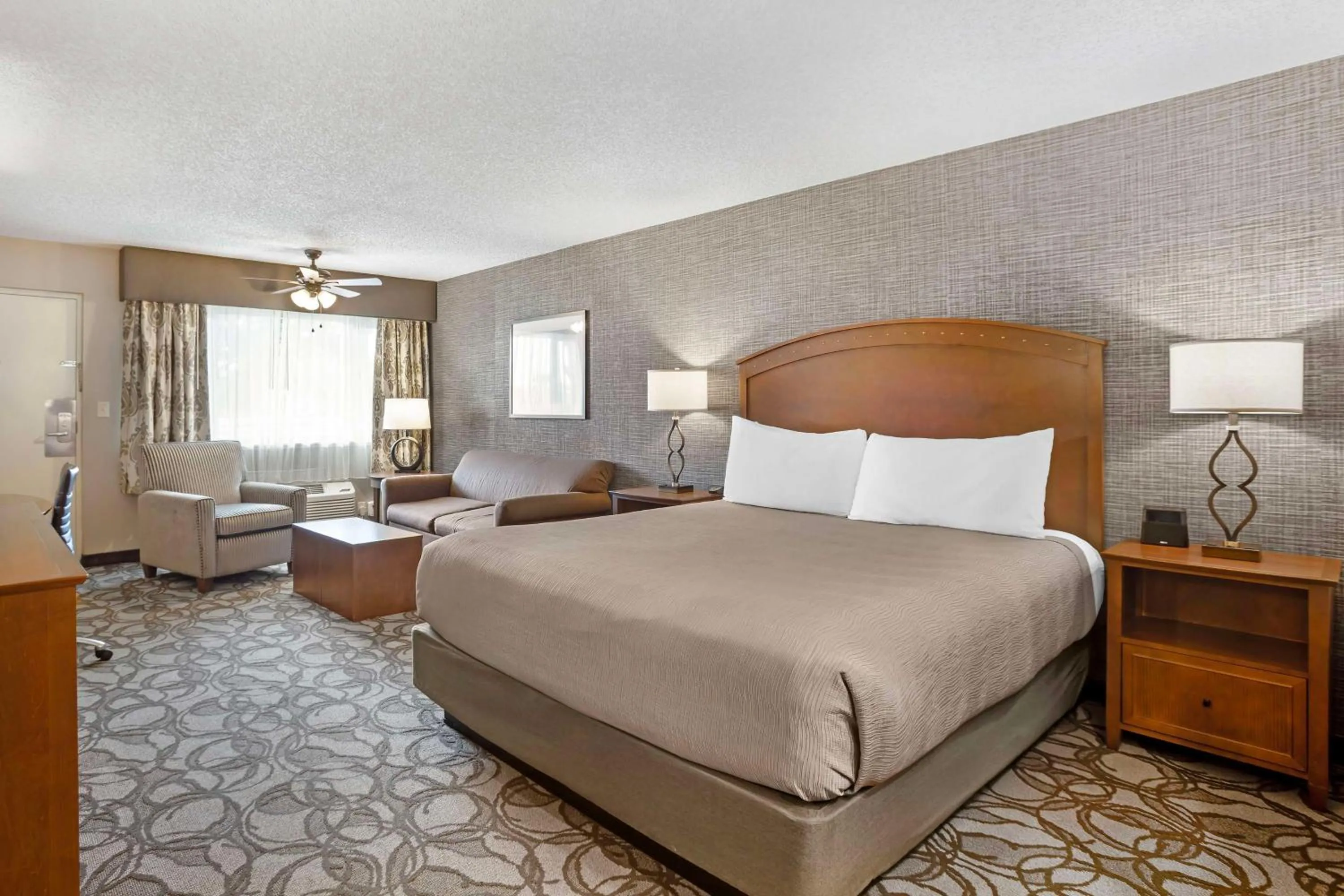 Family Suite - Non-Smoking in Best Western Plus Black Oak