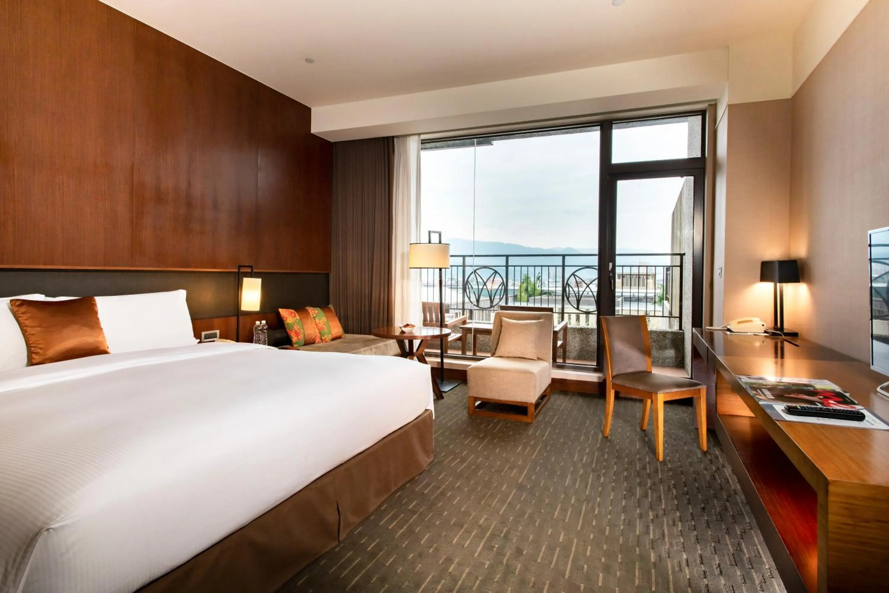 Classic Double Room with Balcony in Silks Place Yilan