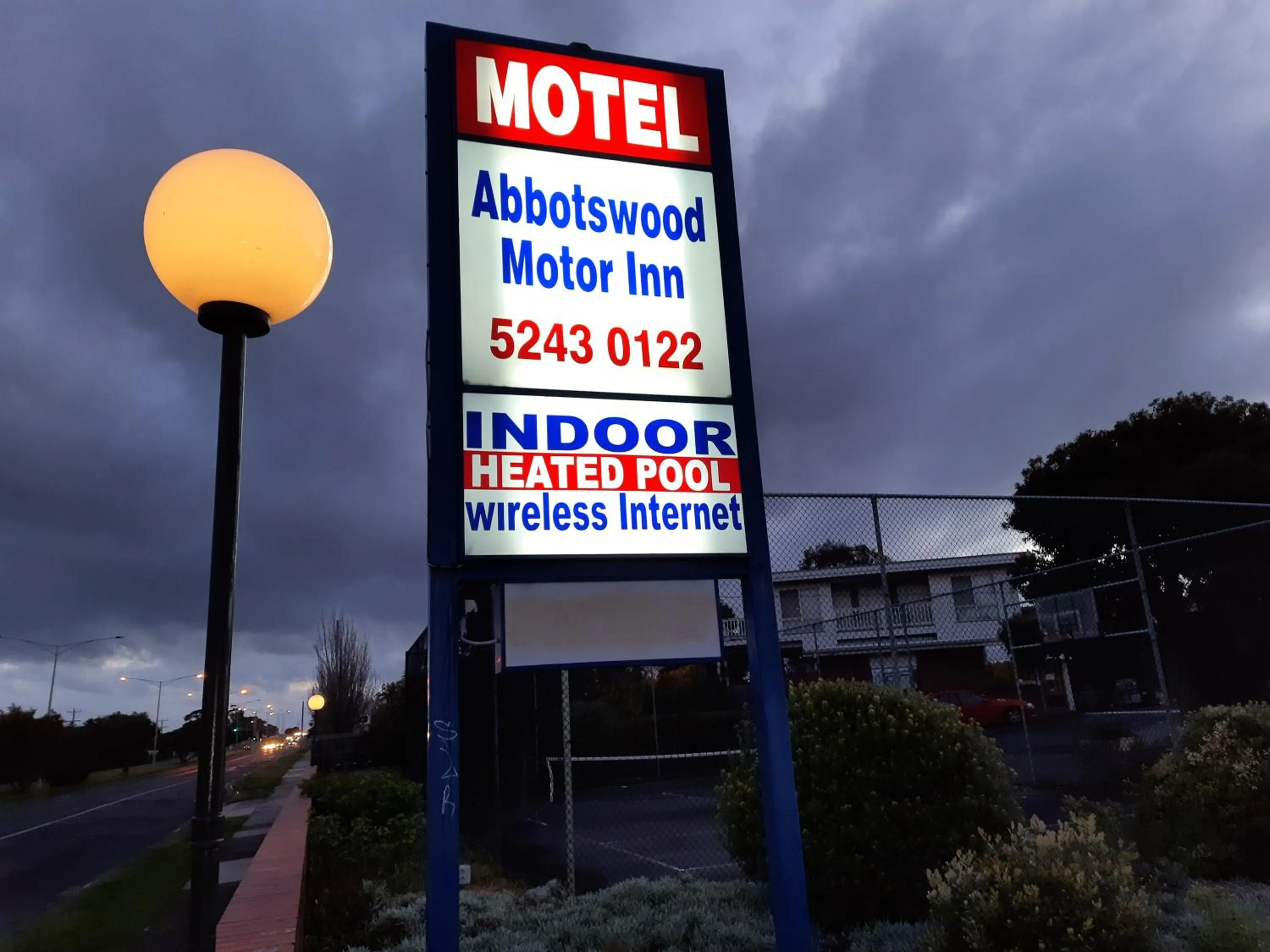 Queen Room with Two Queen Beds in Abbotswood Motor Inn