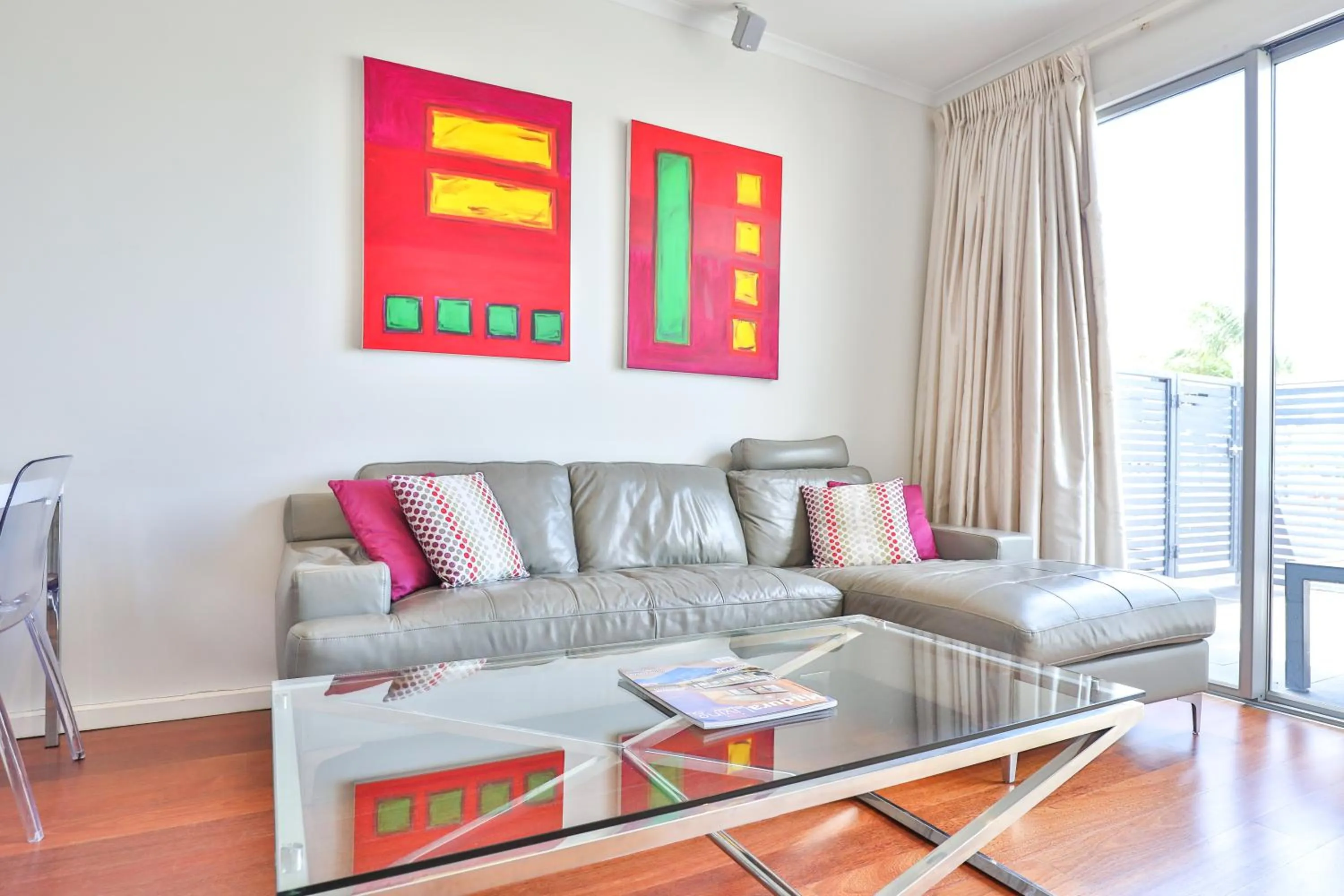 Deluxe One-Bedroom Apartment in Indulge Apartments - Langtree